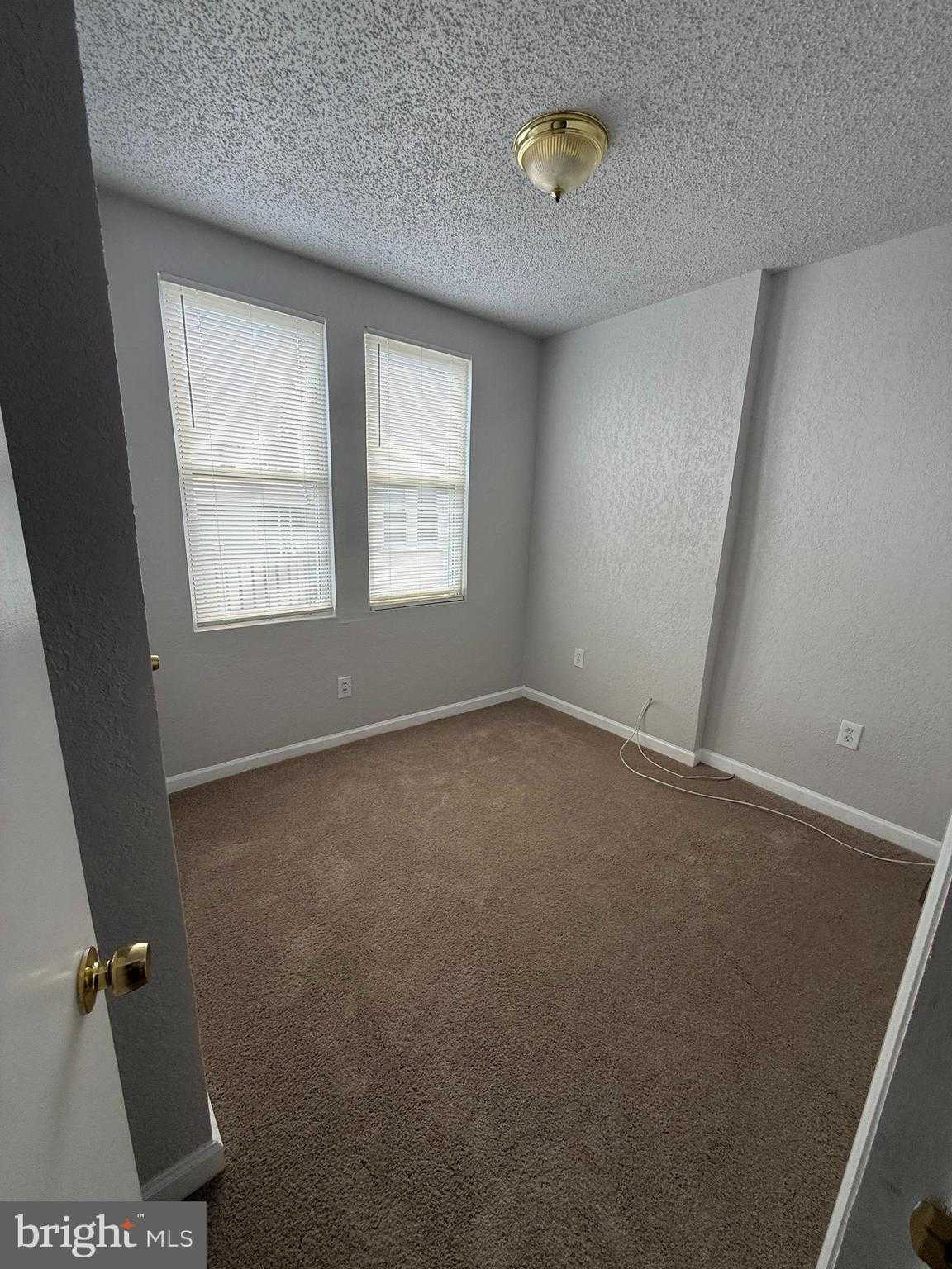 218 E Dorset St photo 13