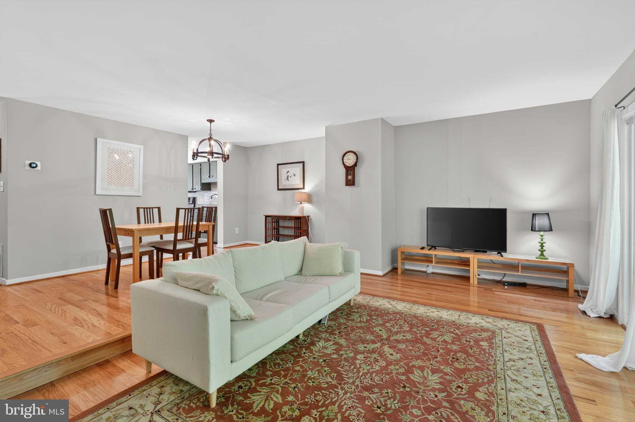 6894 Deer Run Dr photo 10