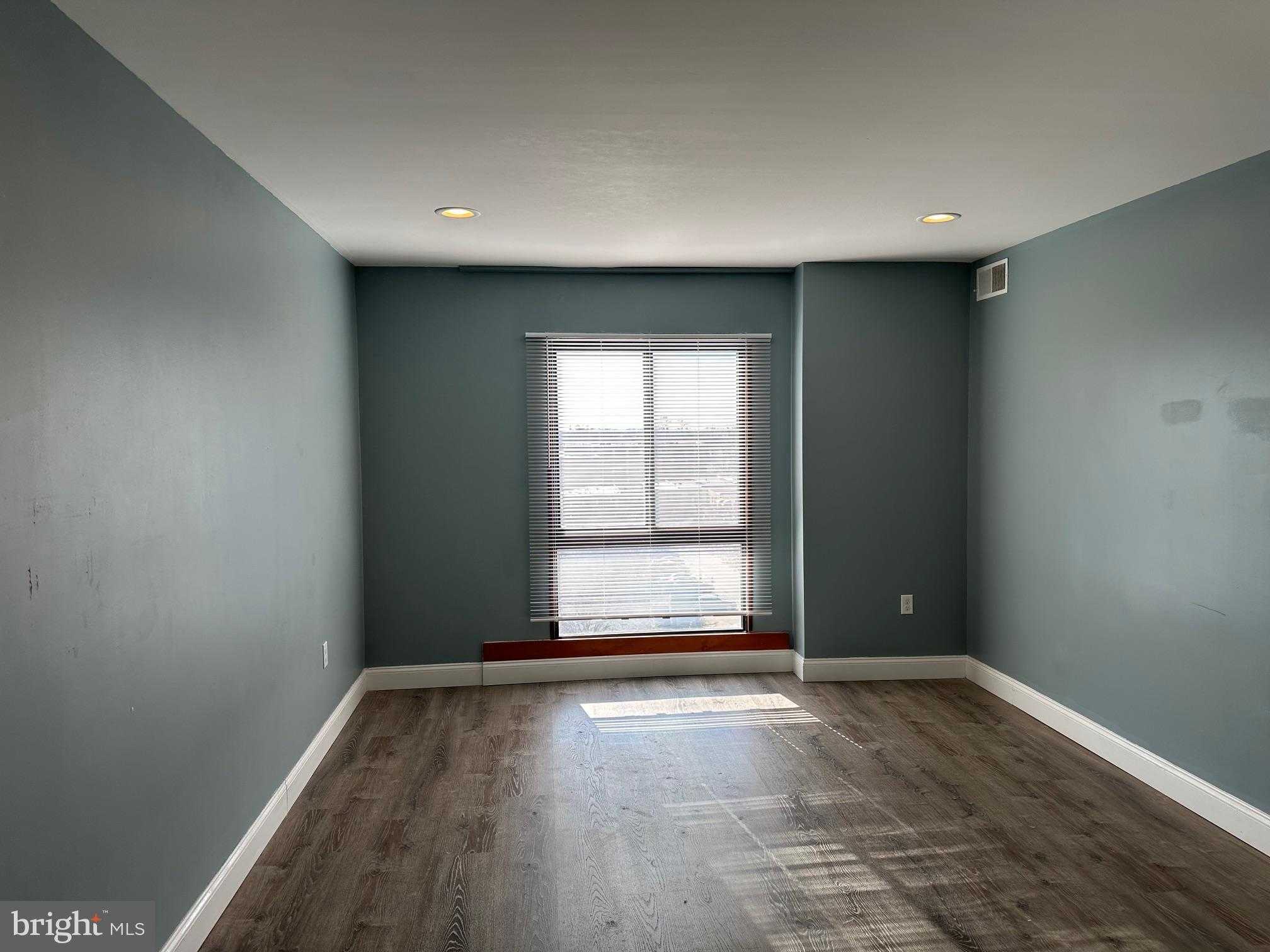 7600 Roosevelt Blvd photo 15