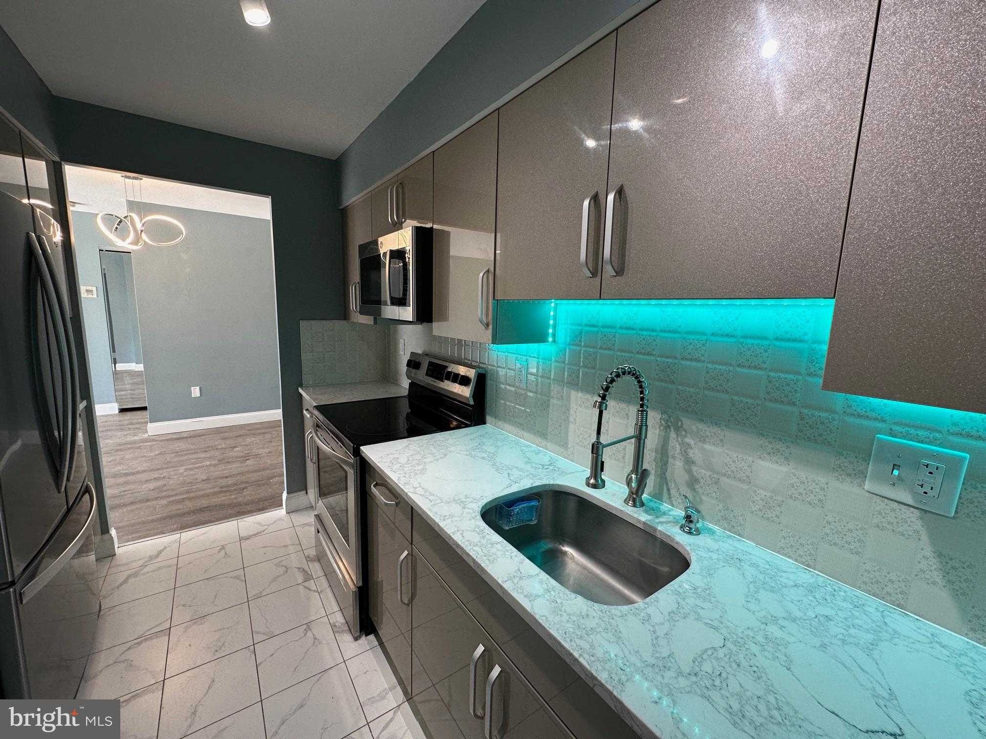 7600 Roosevelt Blvd photo 8