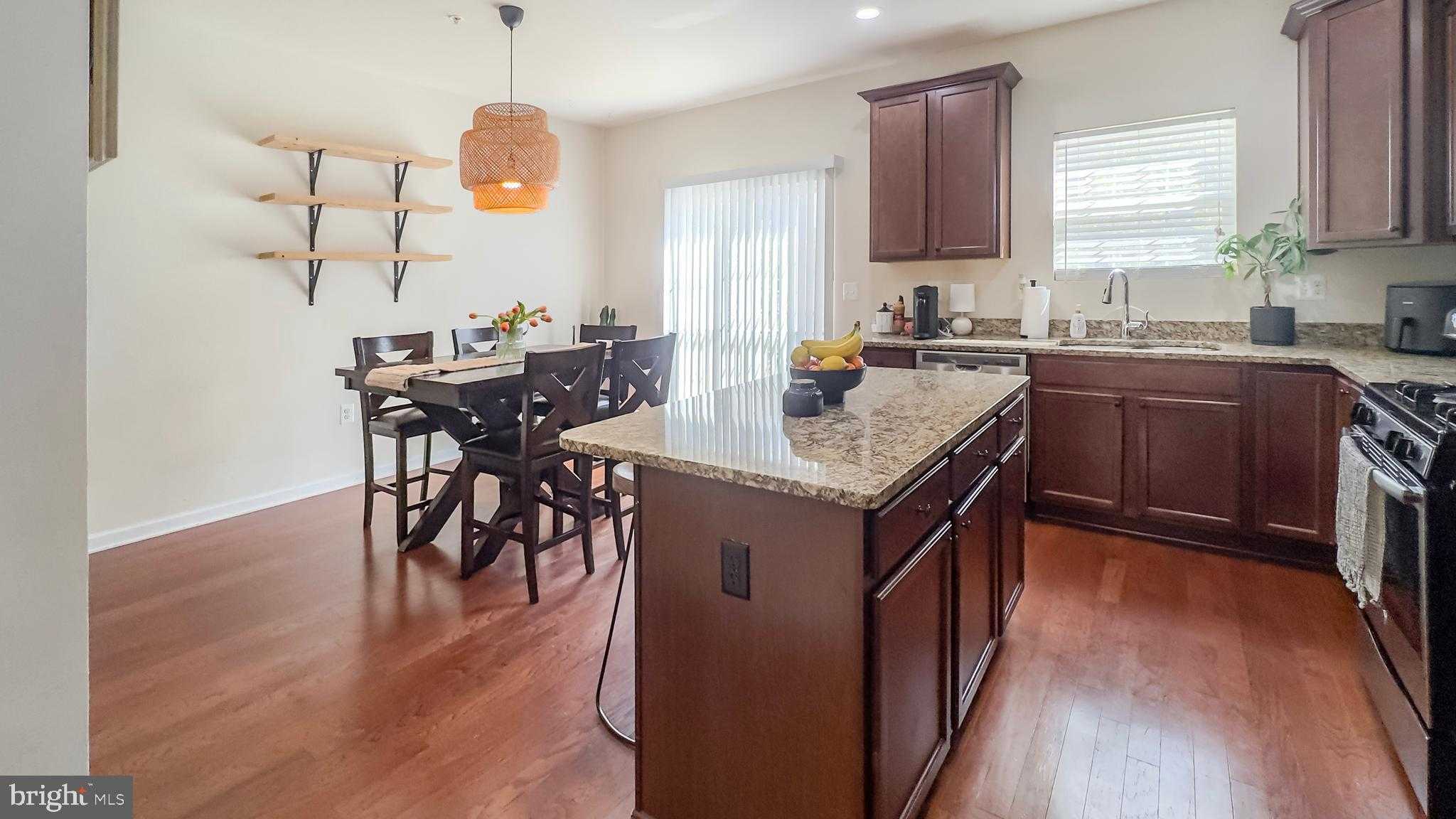 11405 Sandhurst Pl photo 10