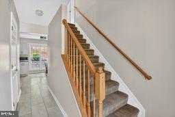 1202 Viking Dr N, Arnold