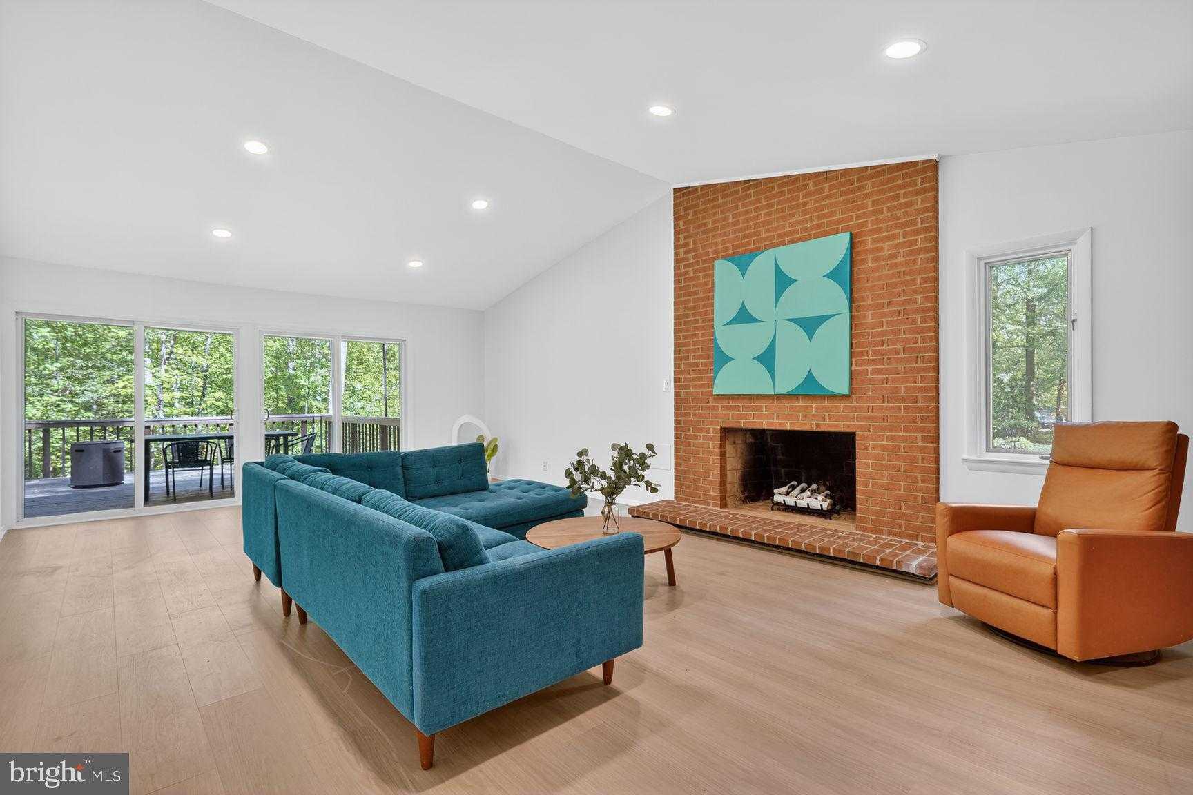 12128 Basset Ln photo 4