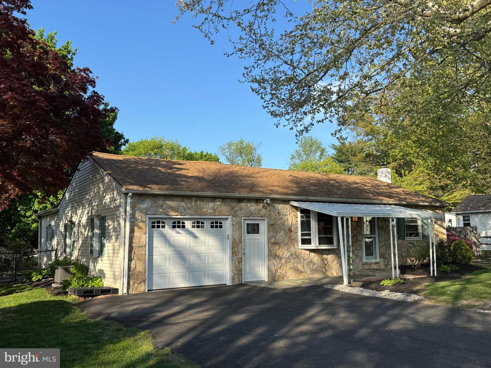 476 Clearview Ave photo 2