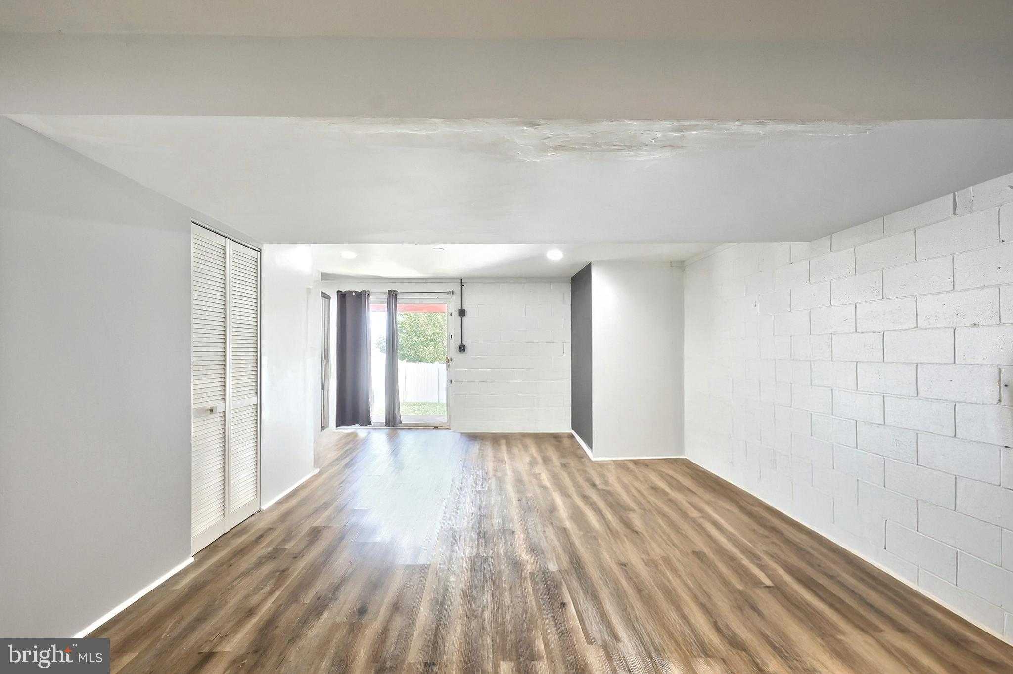 430 Peppermill Ln photo 24