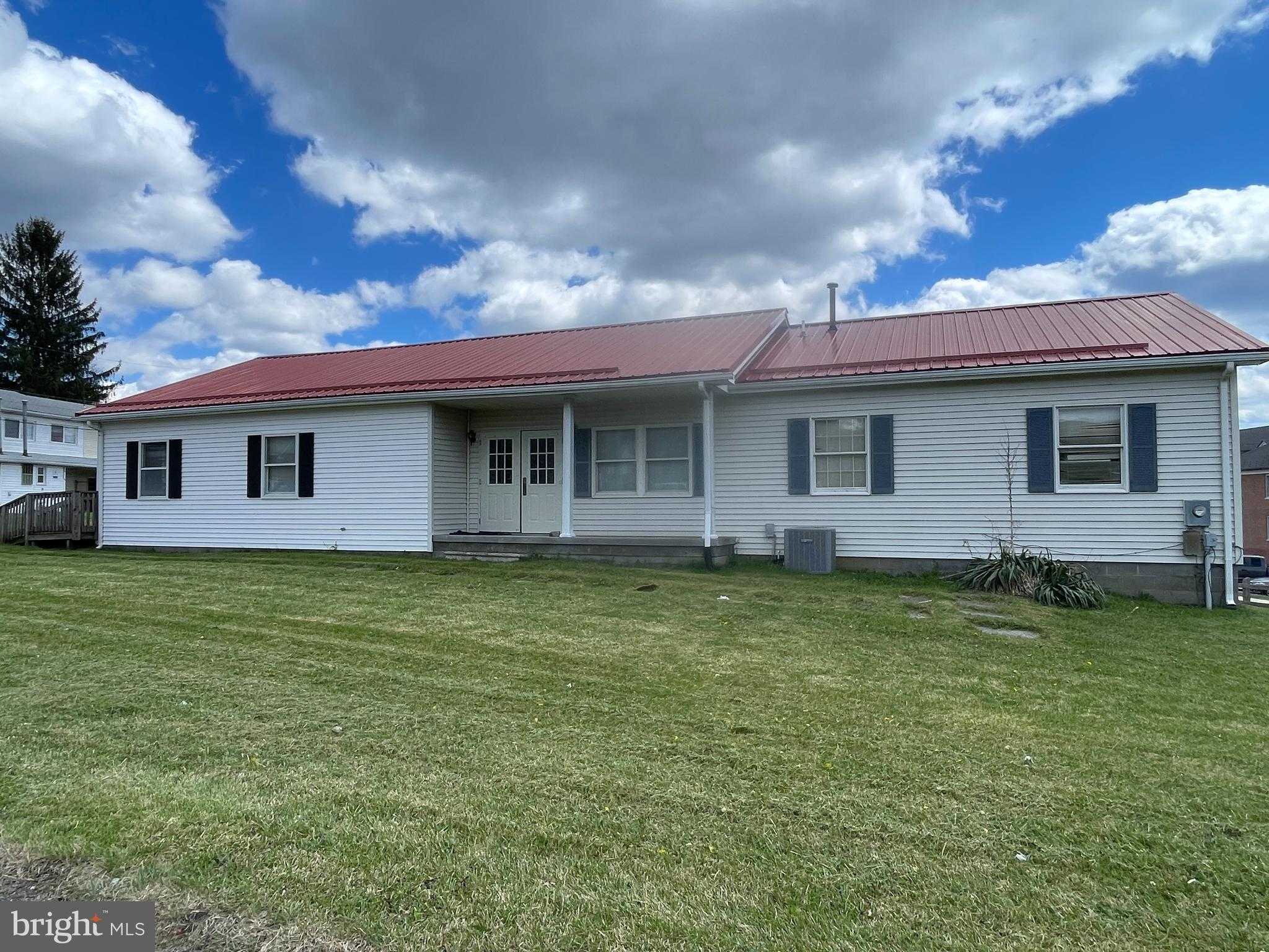 120 S Broadway photo 2