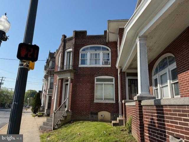 1633 Derry St photo 6