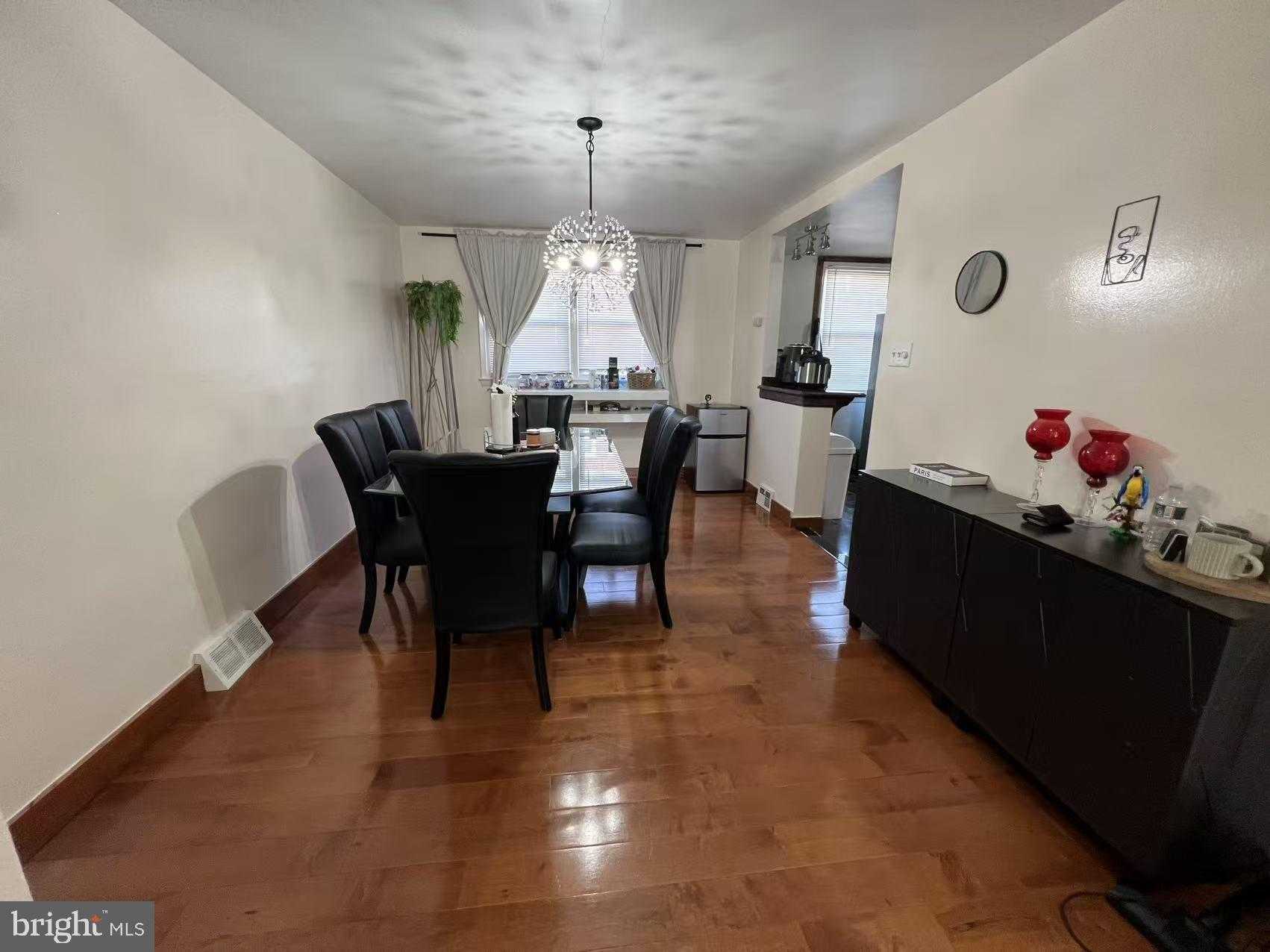 2413 Vista St photo 6