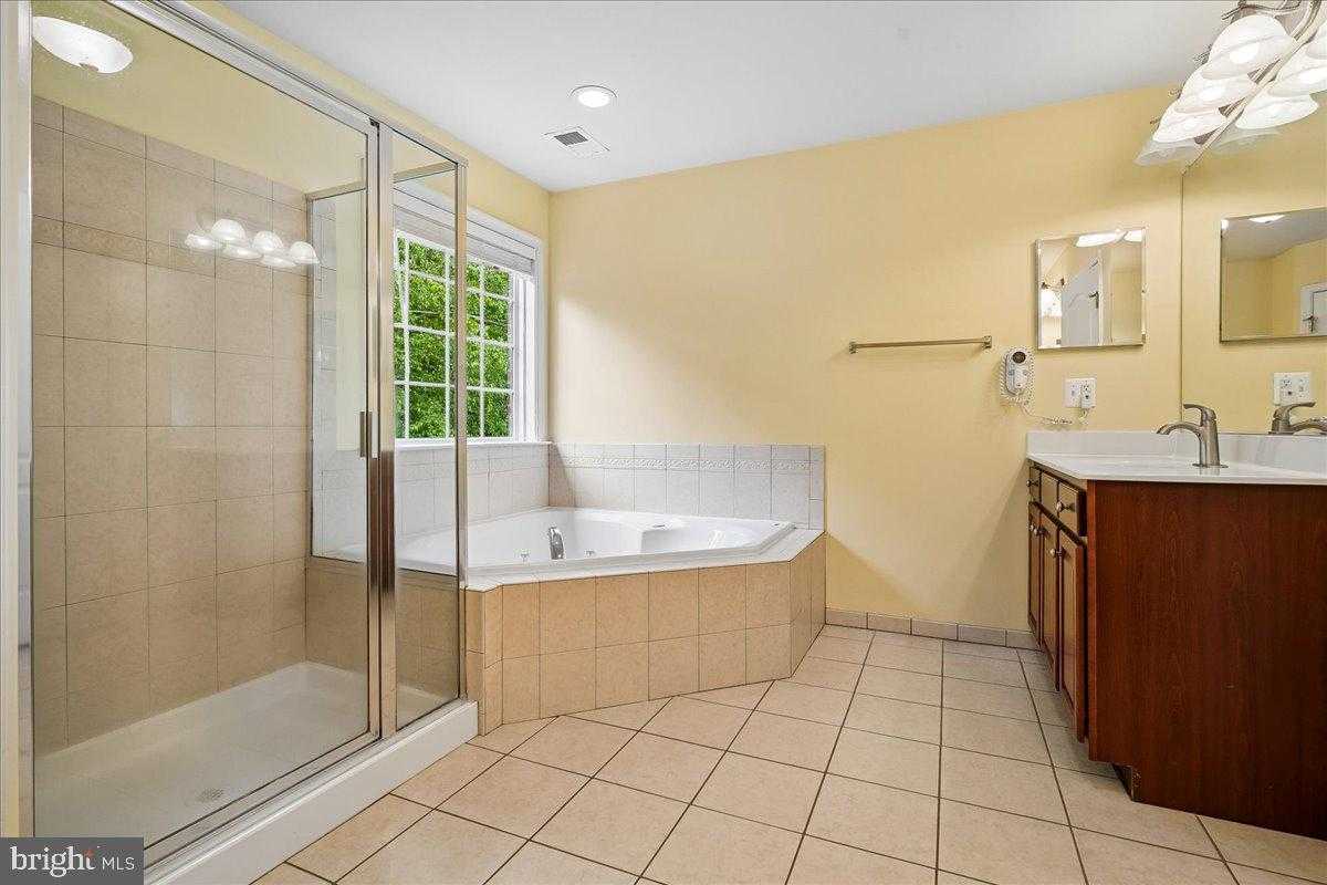 5382 Macdonald Rd photo 22
