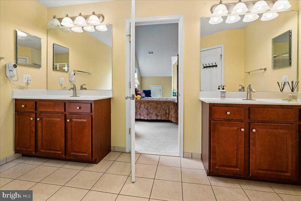 5382 Macdonald Rd photo 23