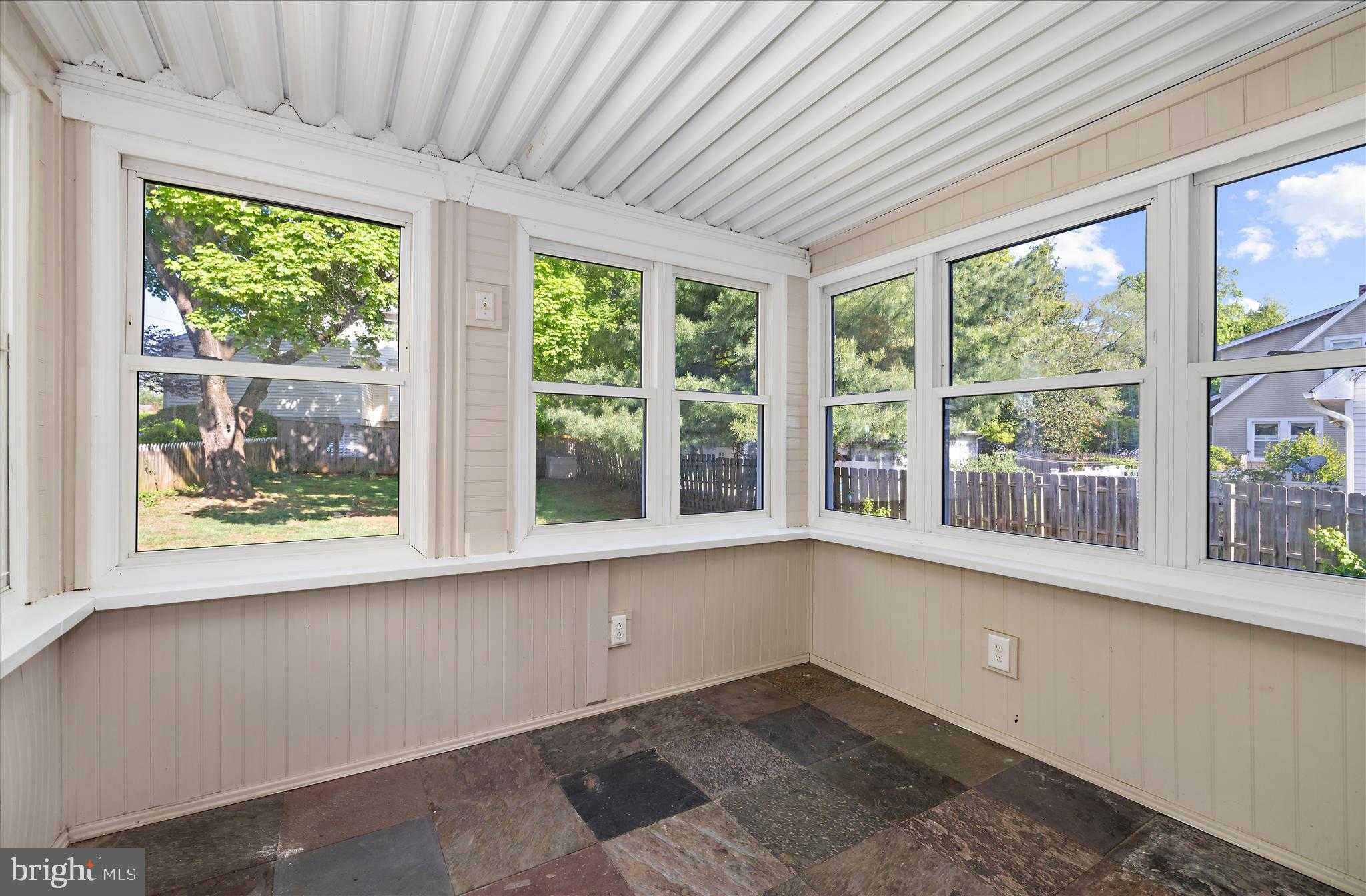 303 Taylor Ave photo 18