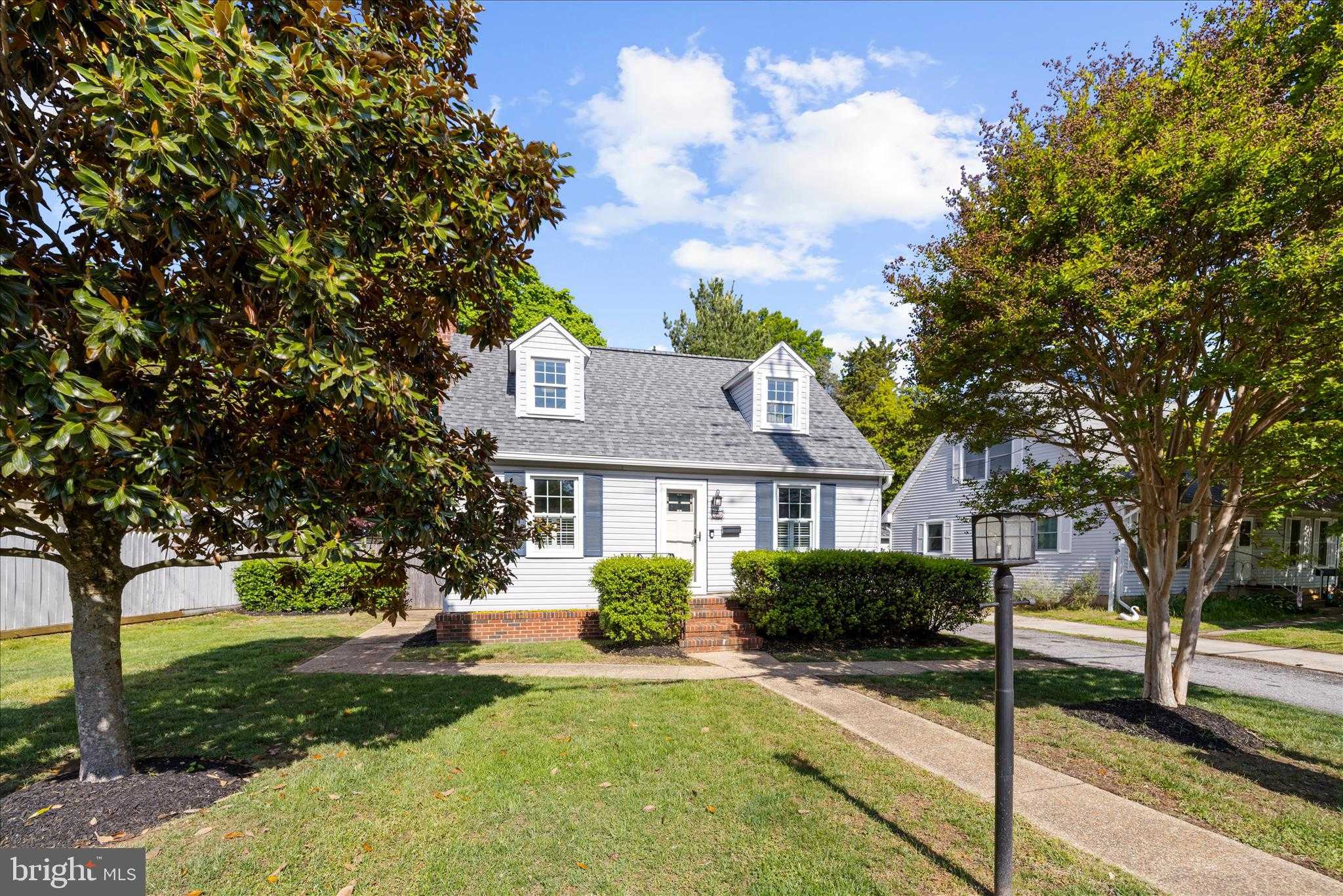 303 Taylor Ave photo 3