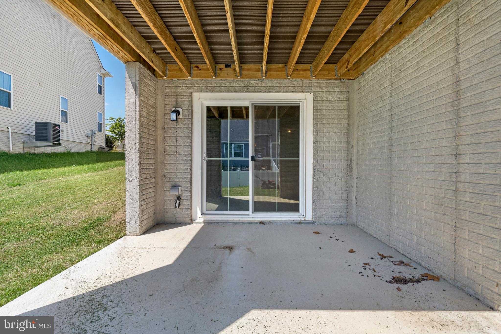 124 Goudhurst St photo 29