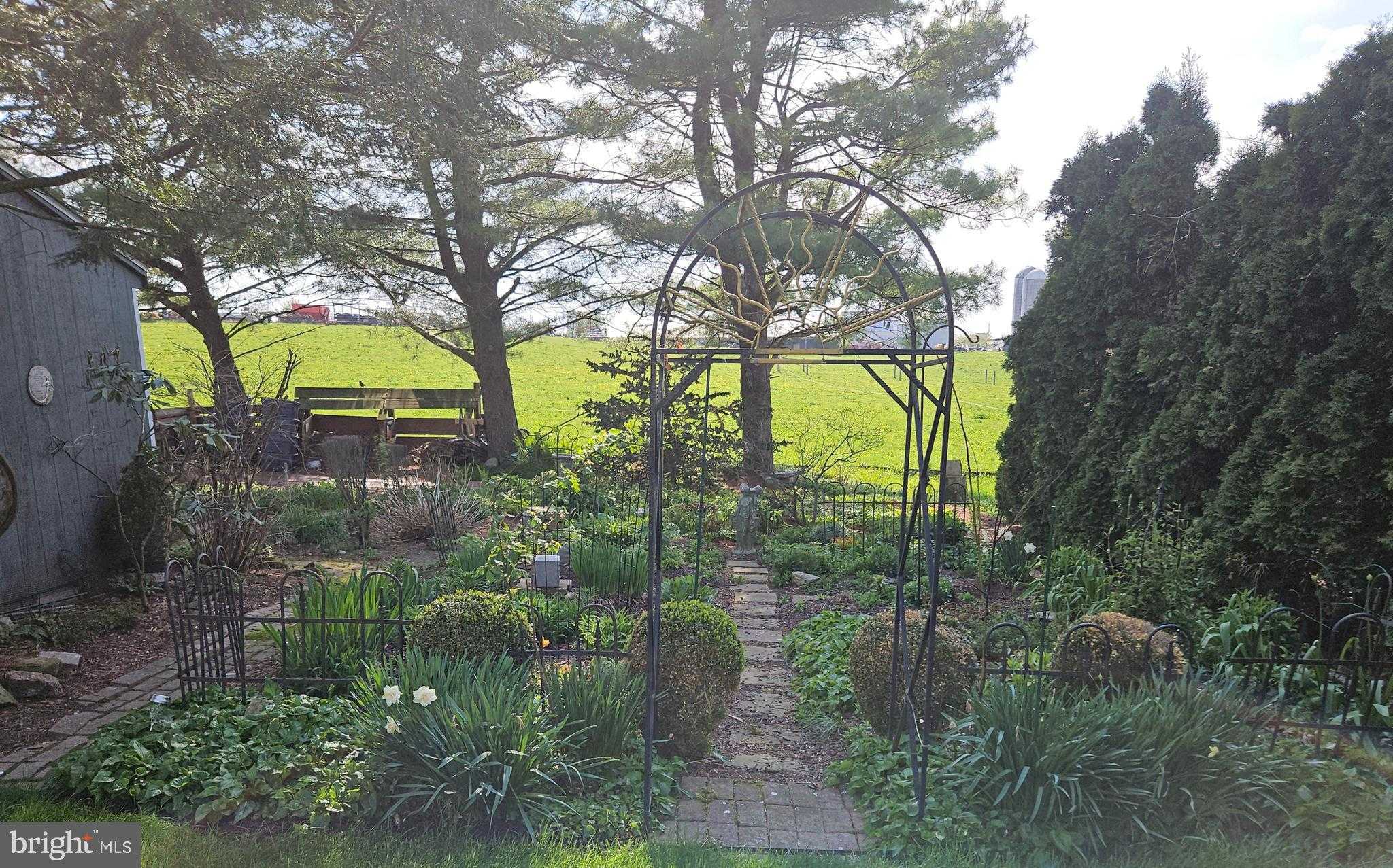 300 Quarry Rd photo 52