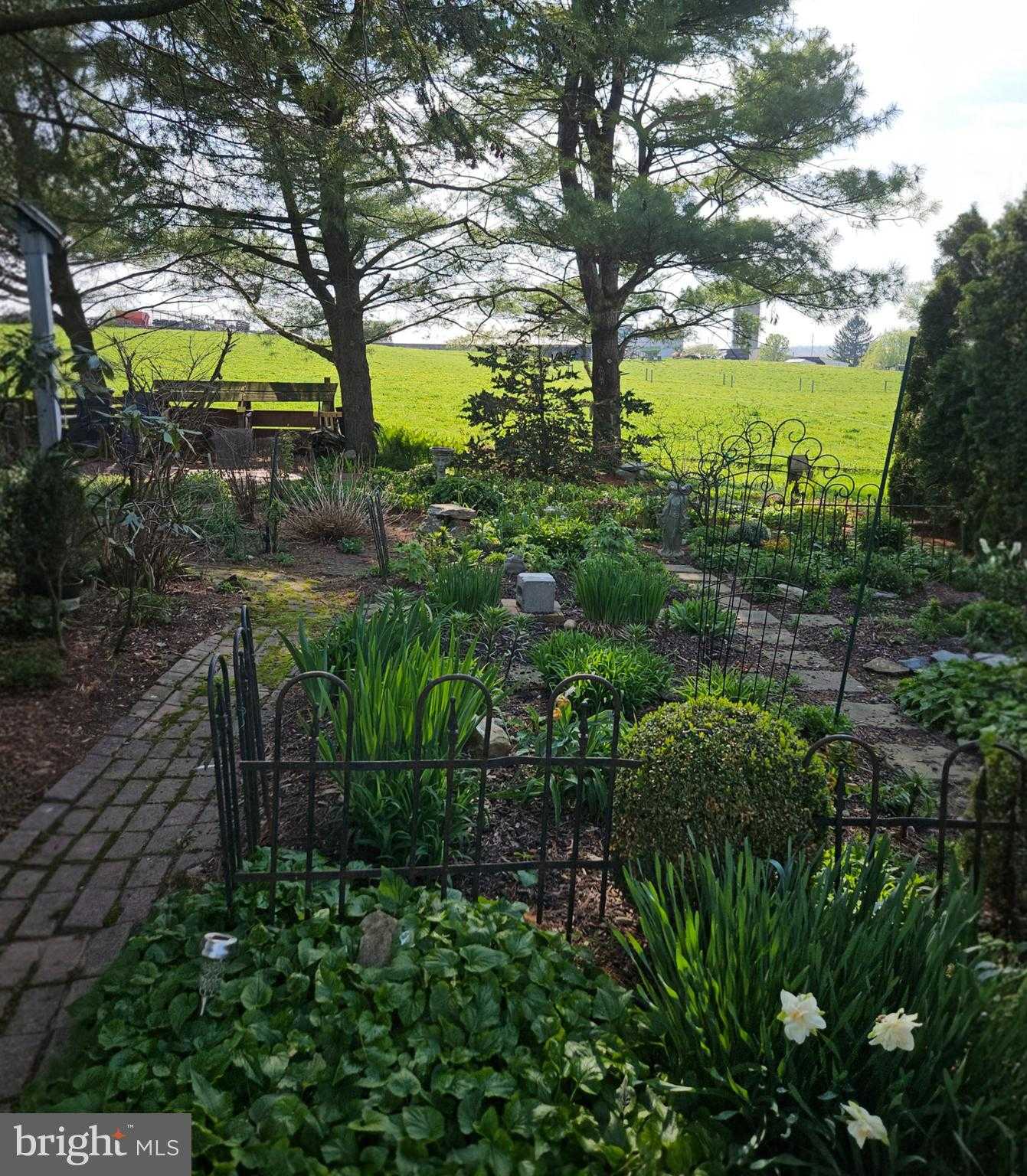 300 Quarry Rd photo 53