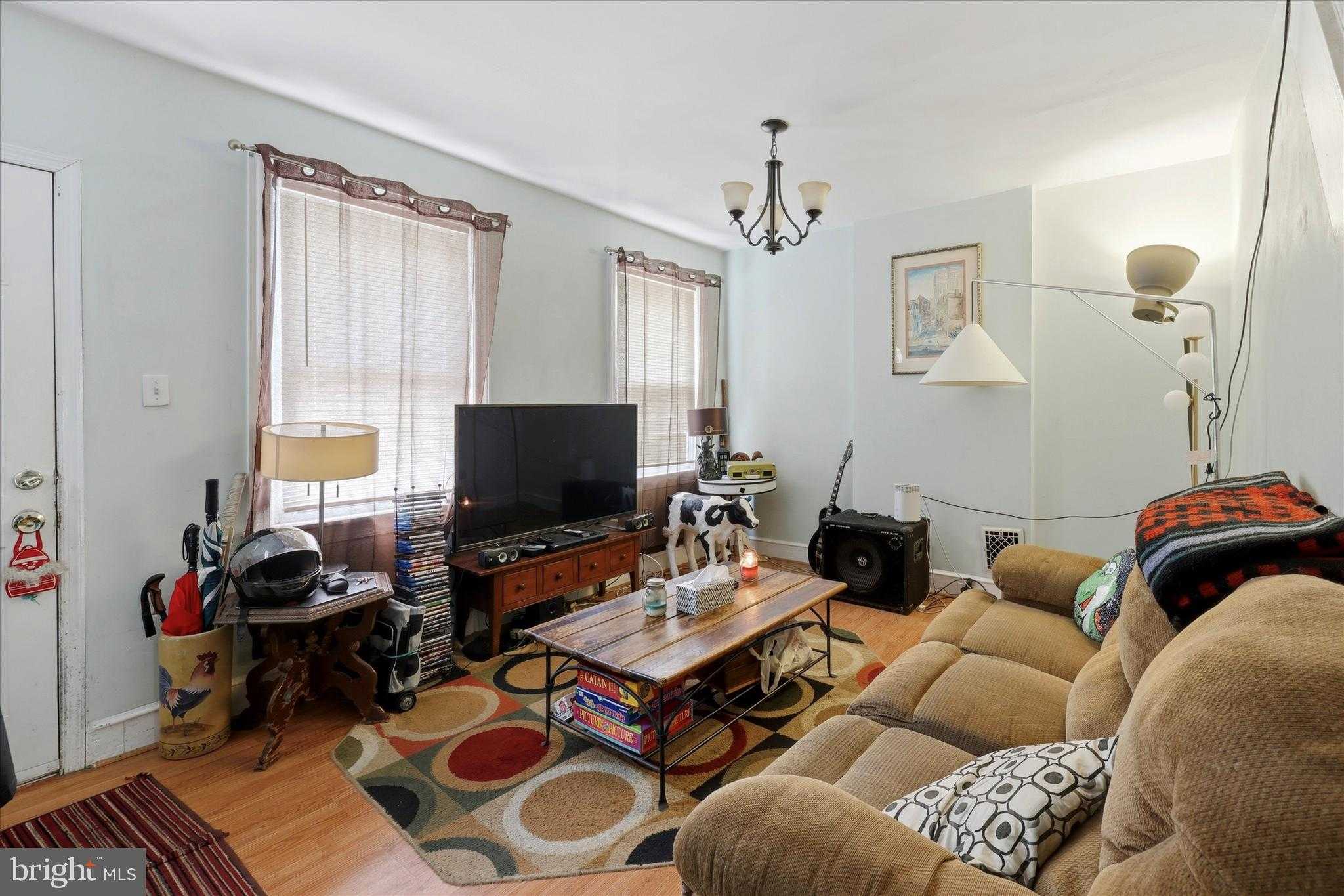 2442 E Gordon St photo 3