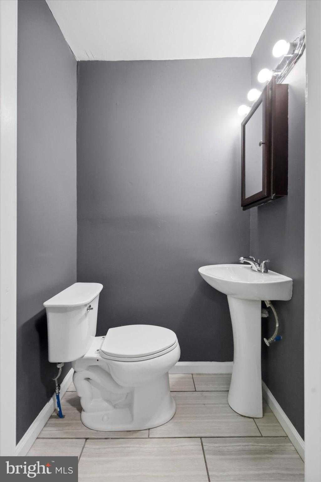 1831 E Cambria St photo 18