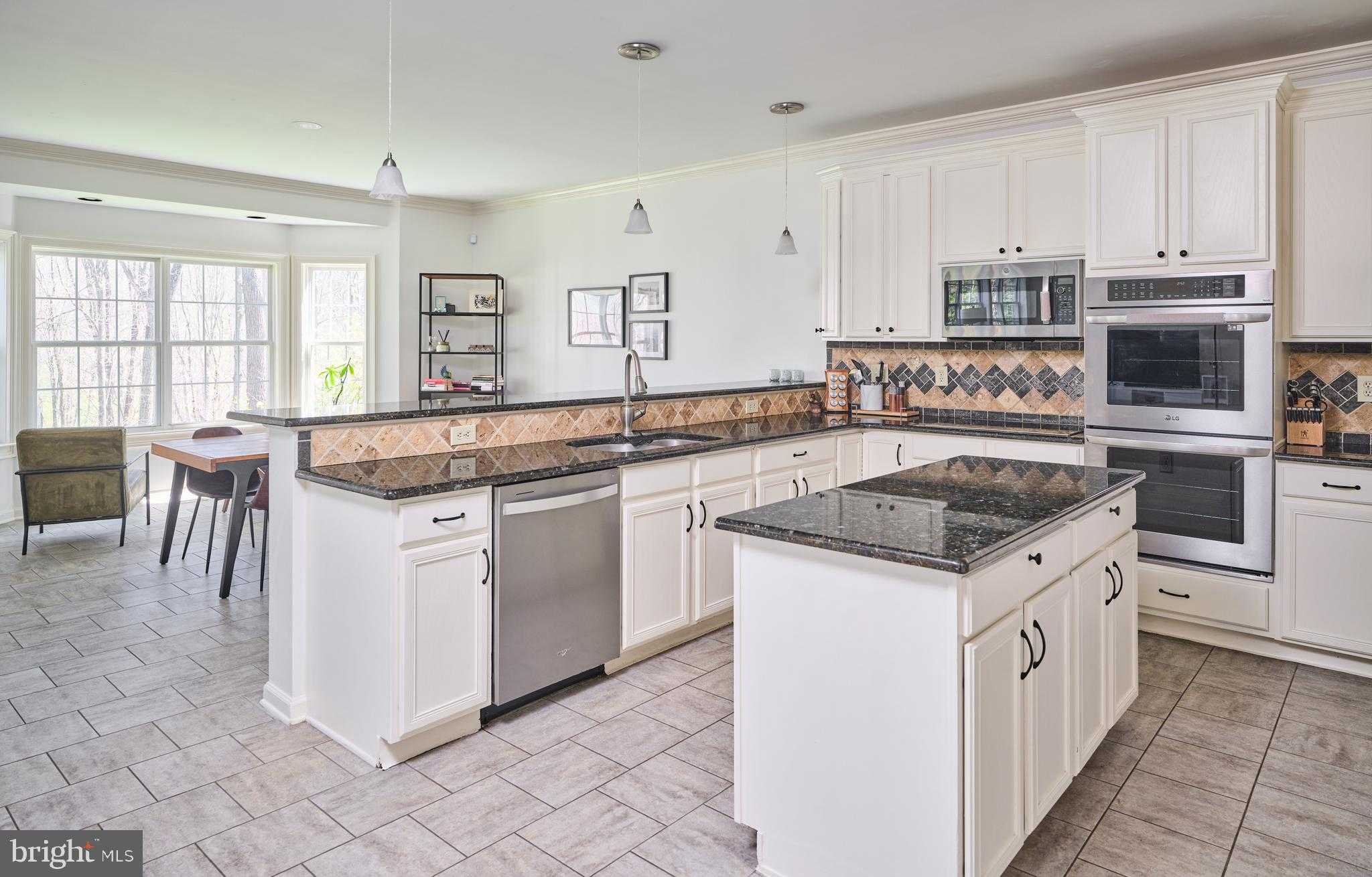 204 Riverwoods Dr photo 10