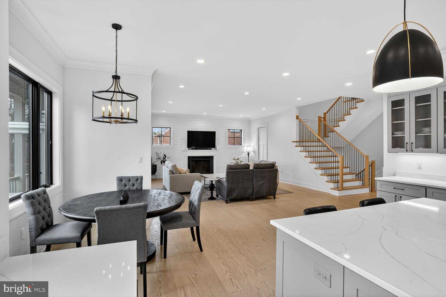 414 N Monroe St photo 12