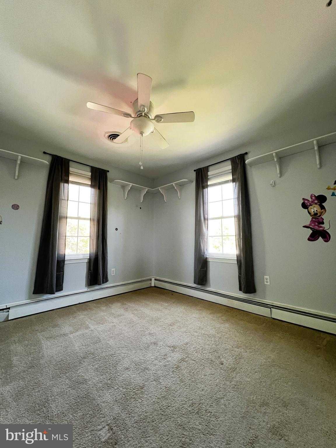 390 Hurtt Ave photo 24