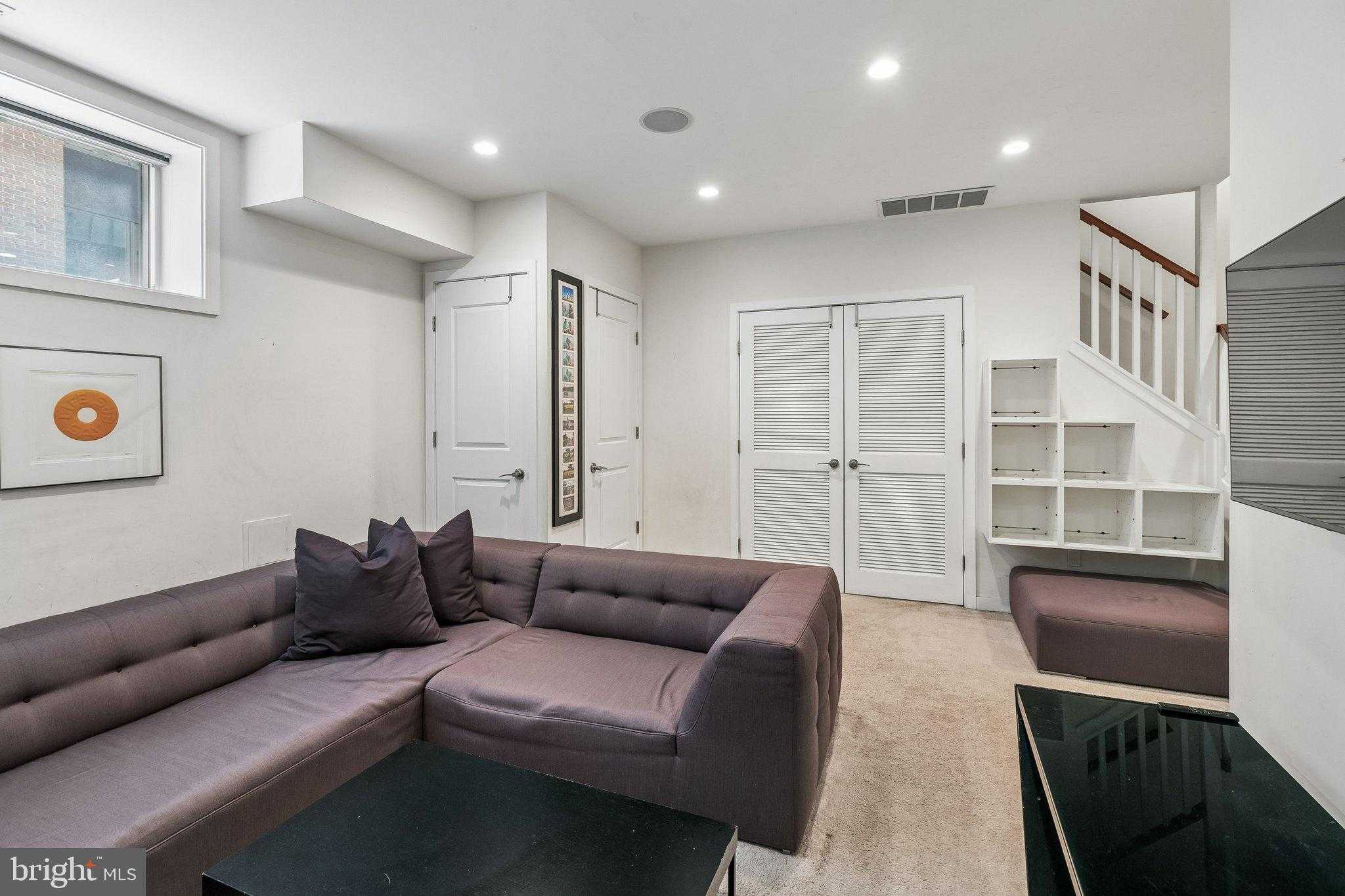 811 S 20th St # B photo 38