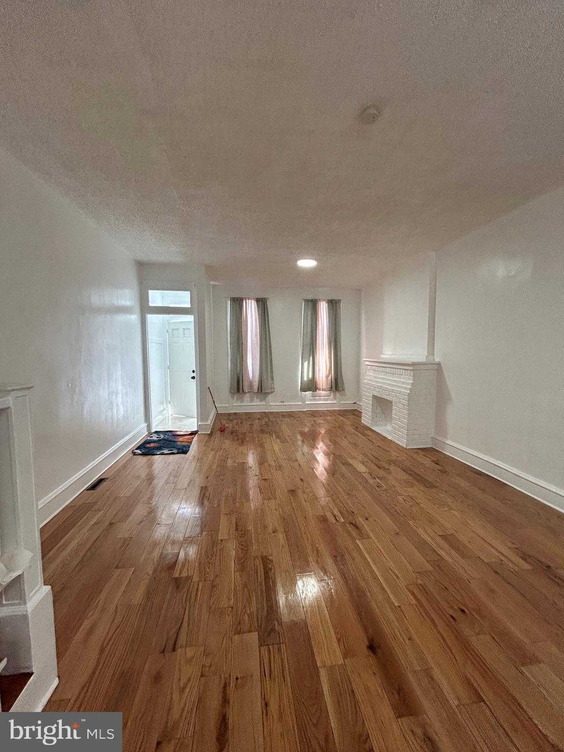 1515 Overington St photo 13