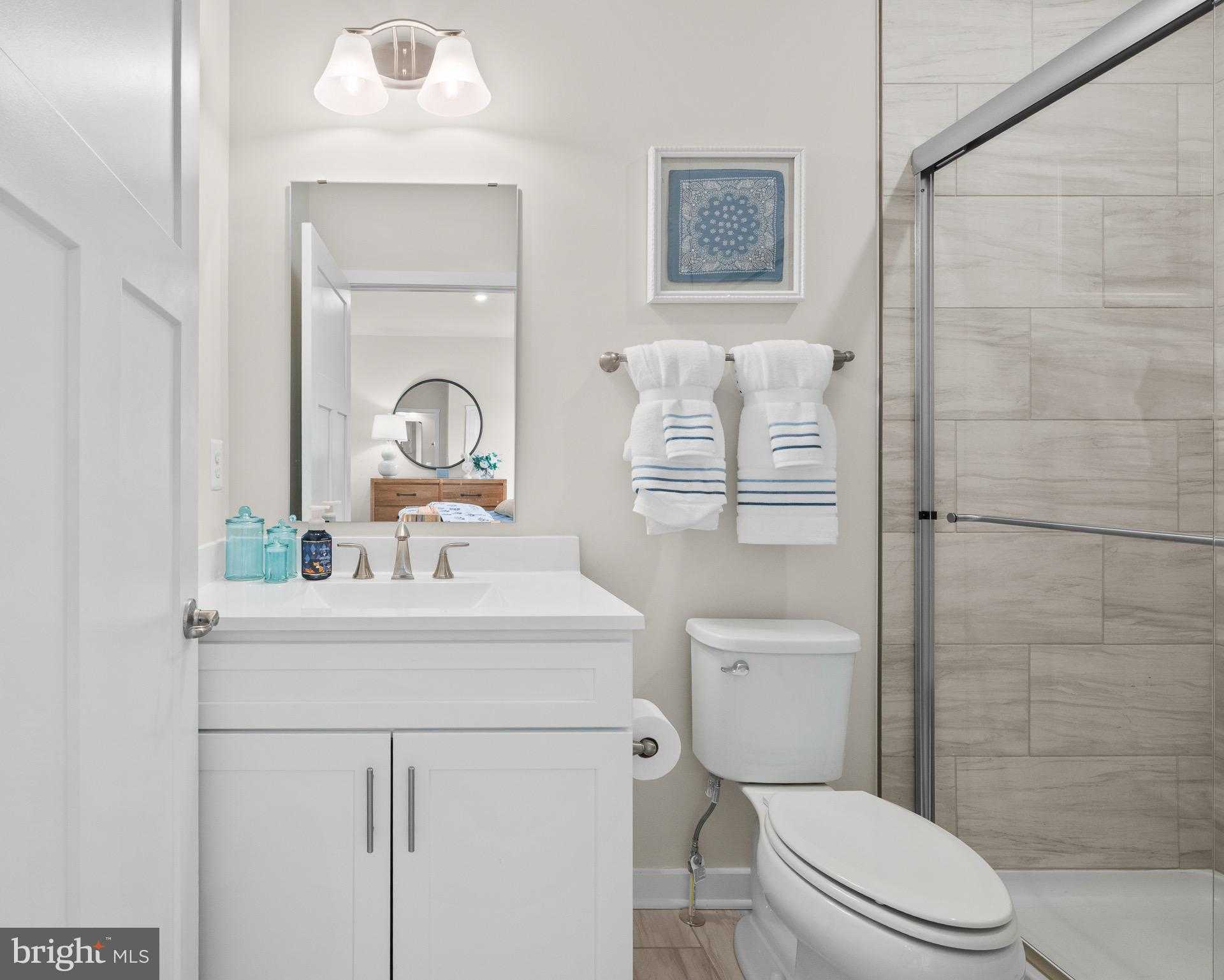 10 Foreman Rd E photo 14