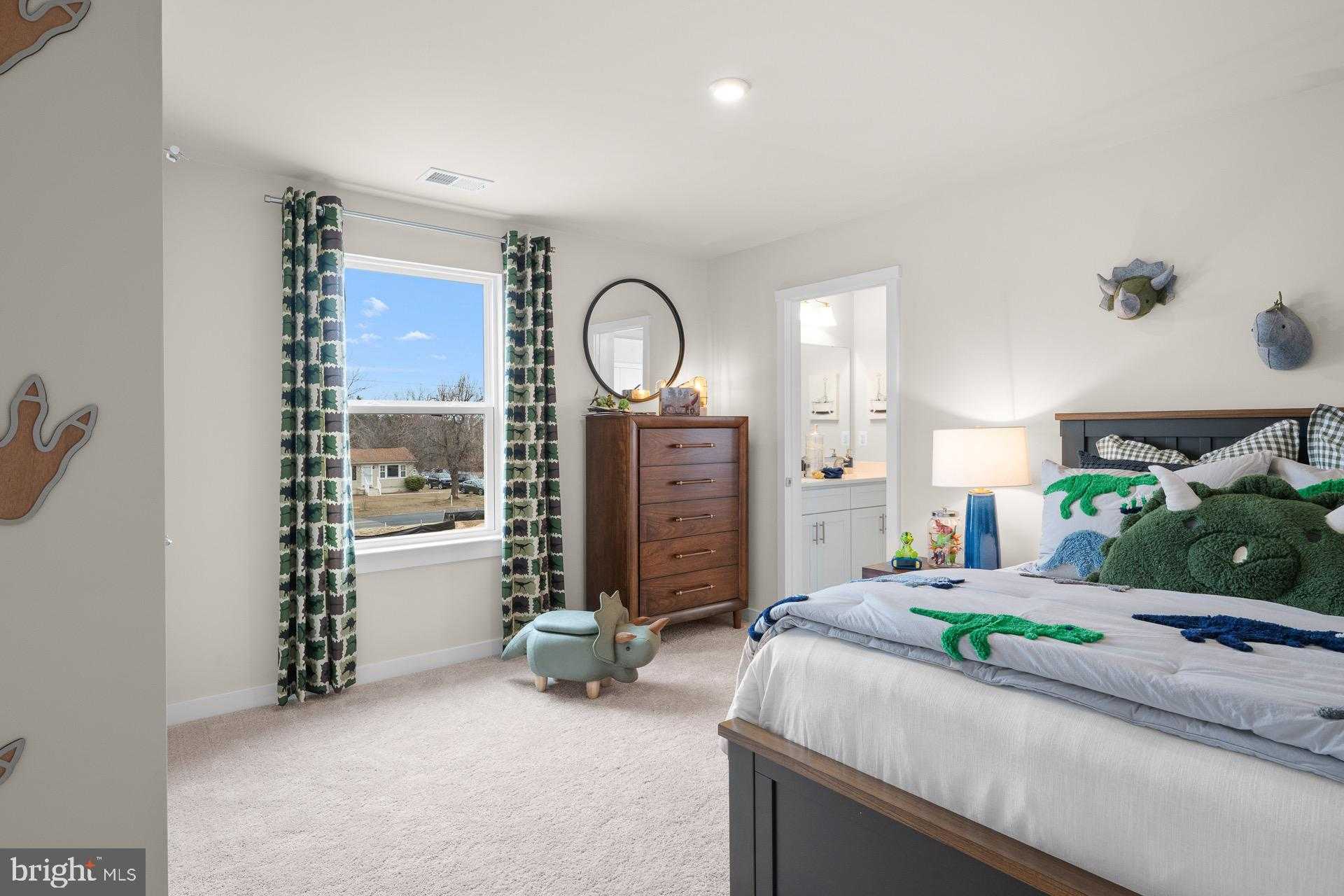 10 Foreman Rd E photo 35