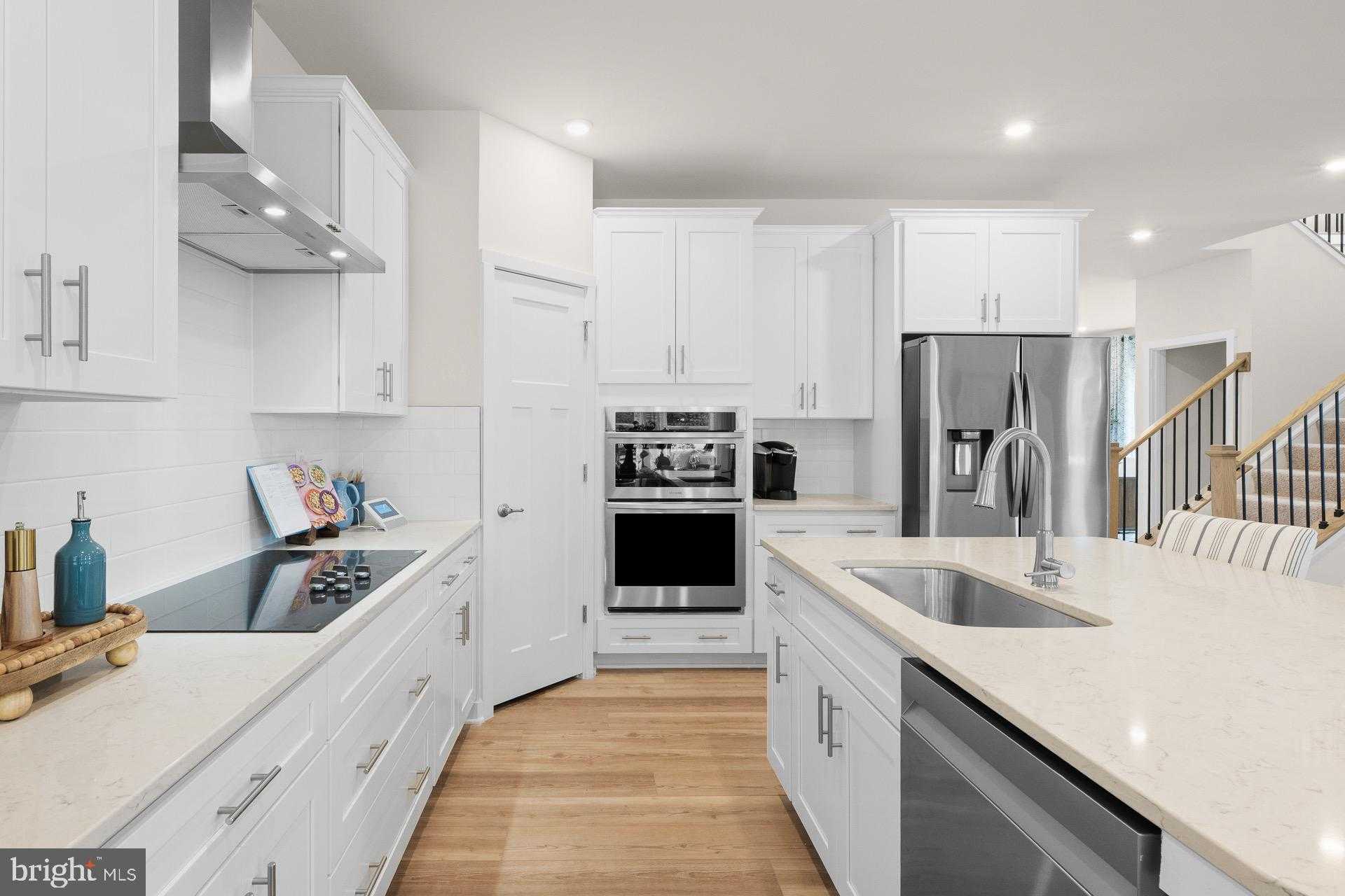 10 Foreman Rd E photo 46