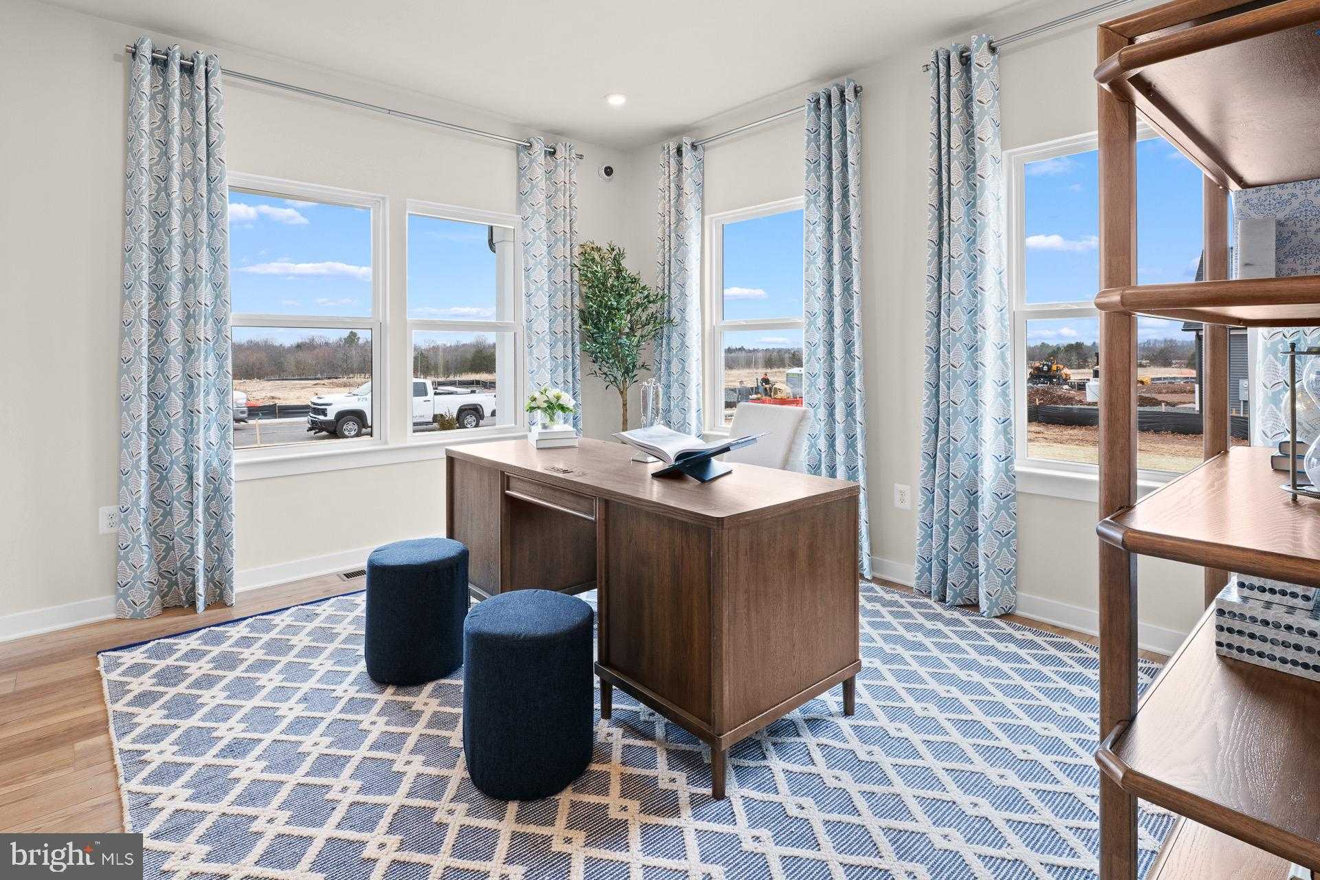 10 Foreman Rd E photo 6