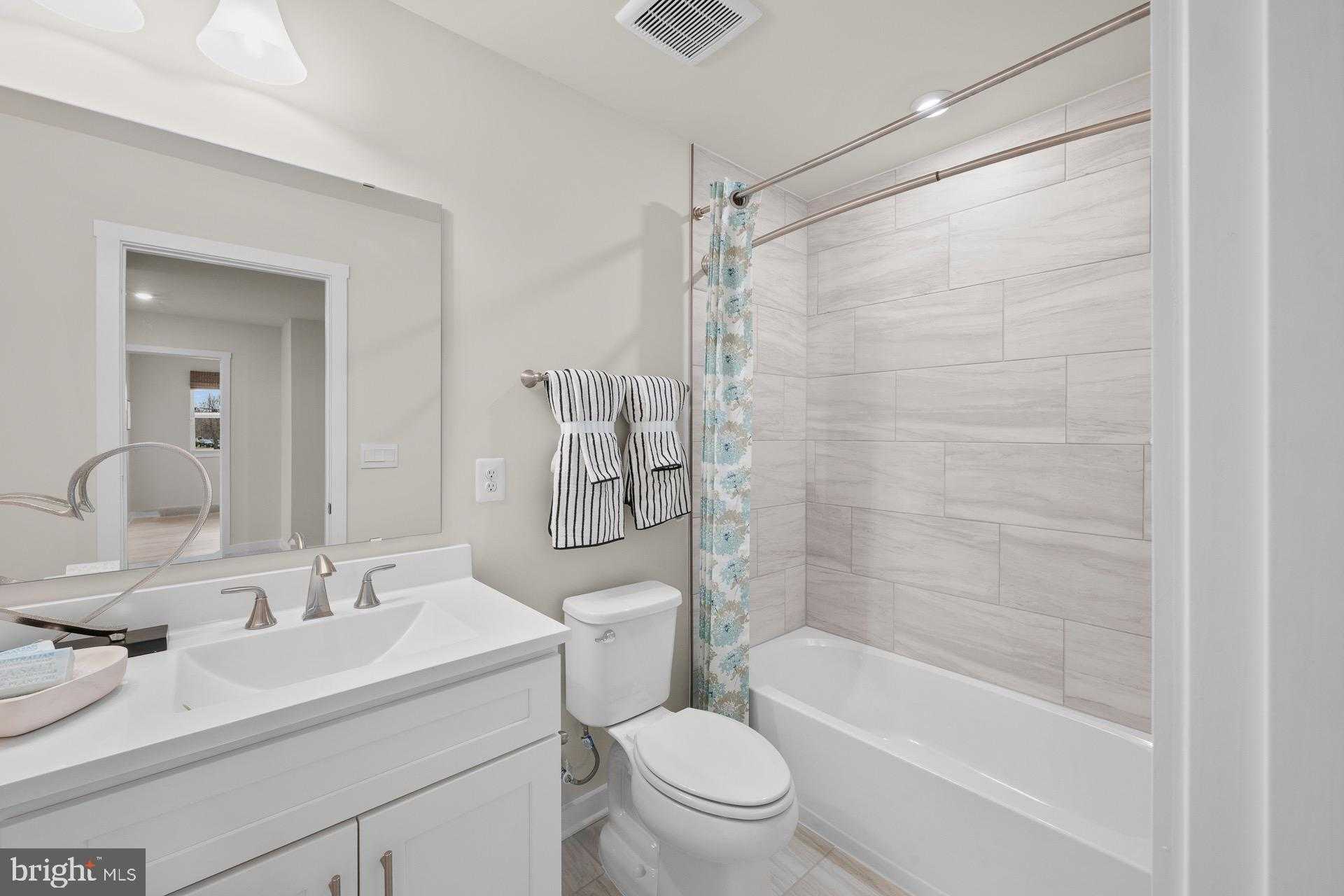 10 Foreman Rd E photo 61