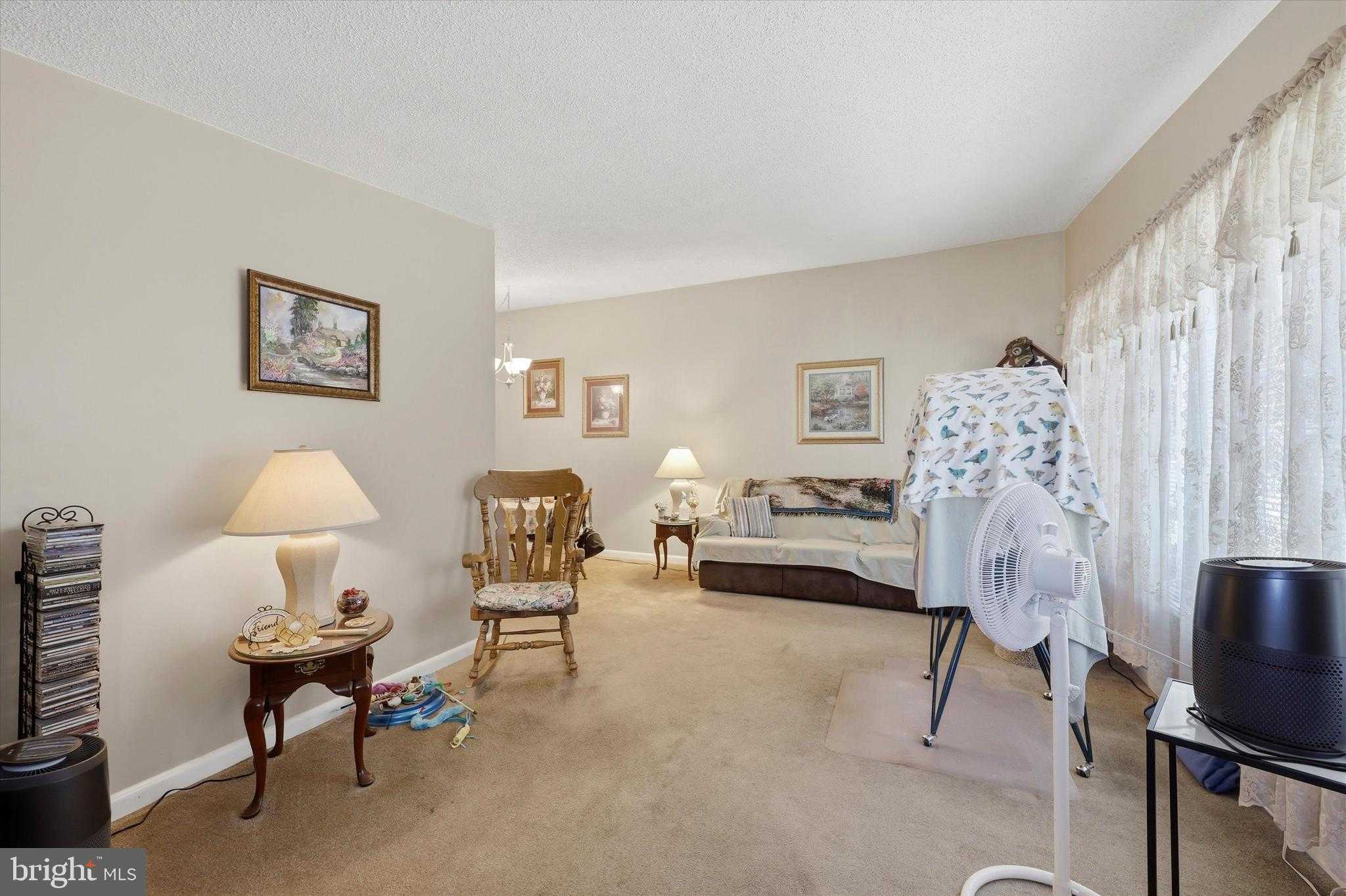 139 Dimarco Dr photo 2