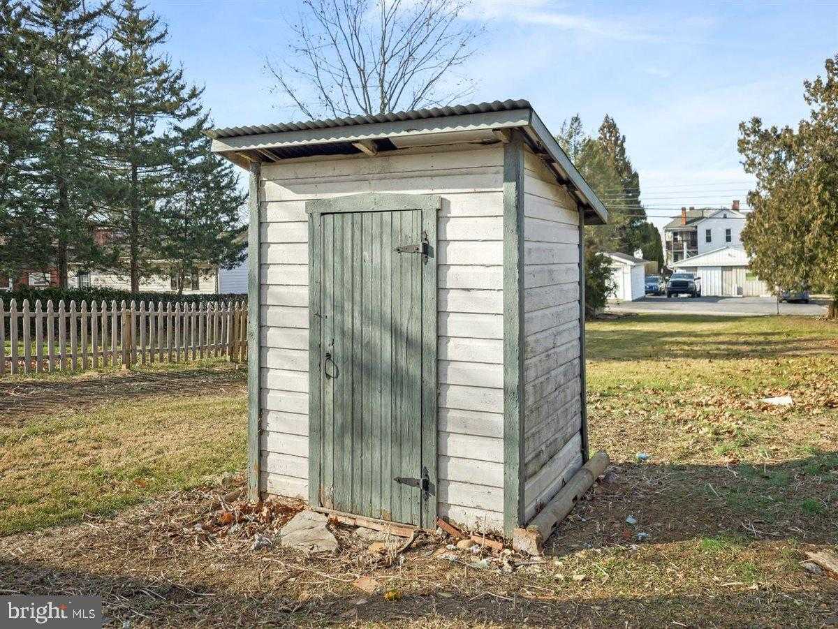 141 S Washington St photo 38