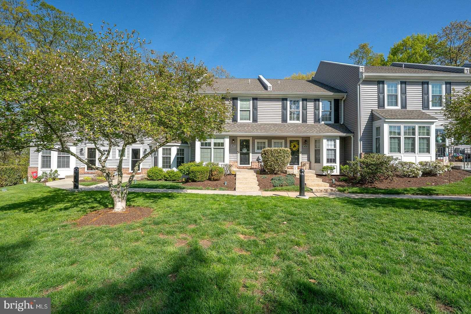 407 Hartford Sq, West Chester