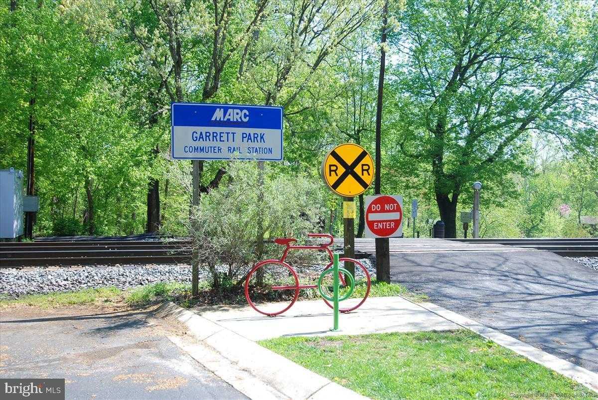 10201 Grosvenor Pl Apt 414 photo 36