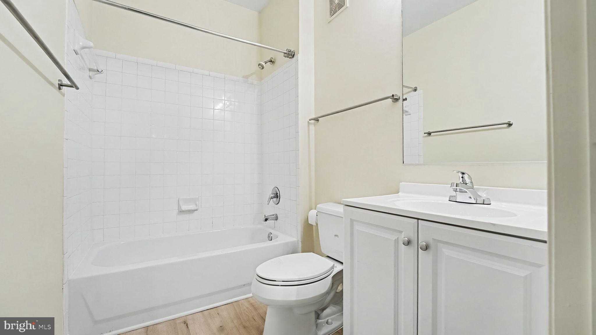 311 High Gables Dr Apt 106 photo 15