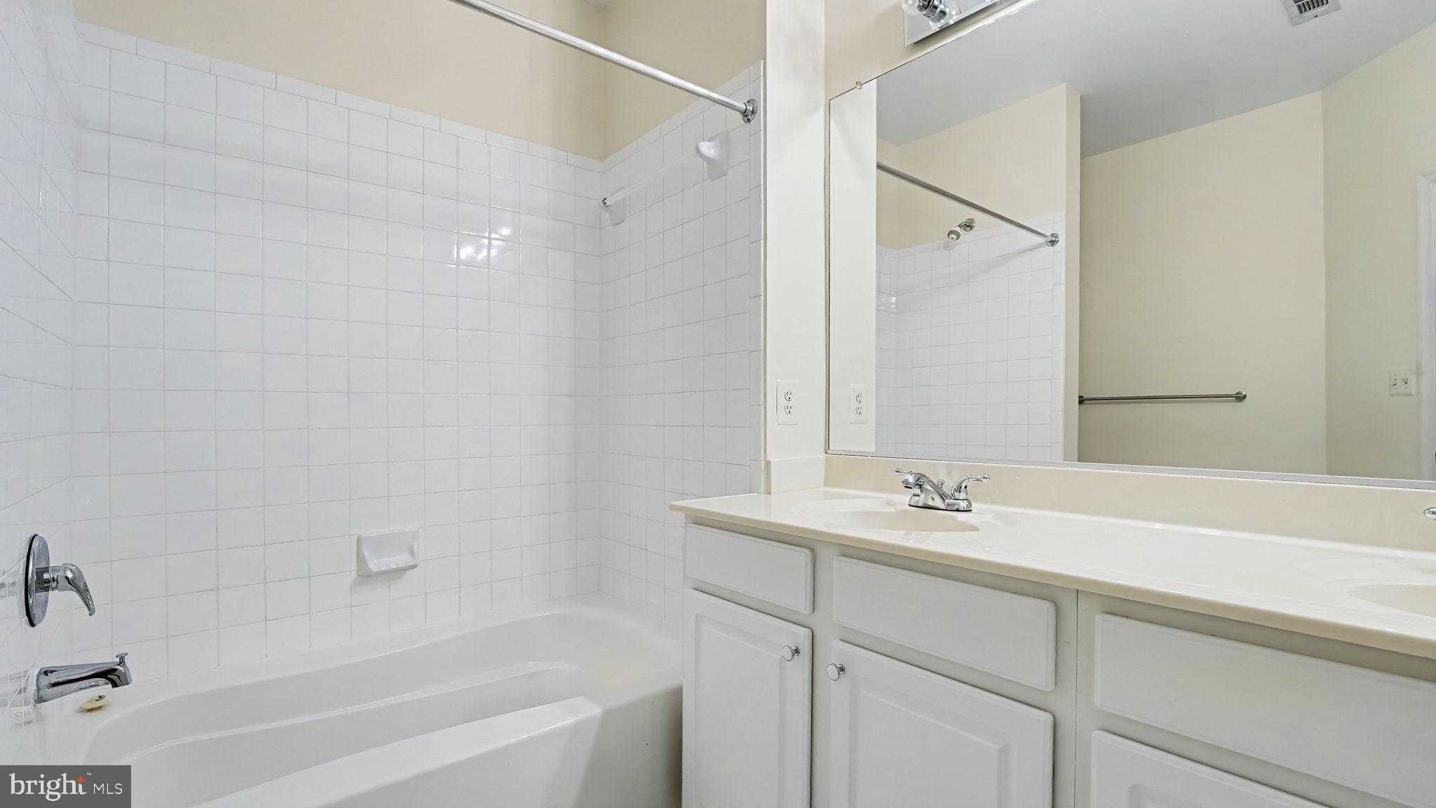 311 High Gables Dr Apt 106 photo 18