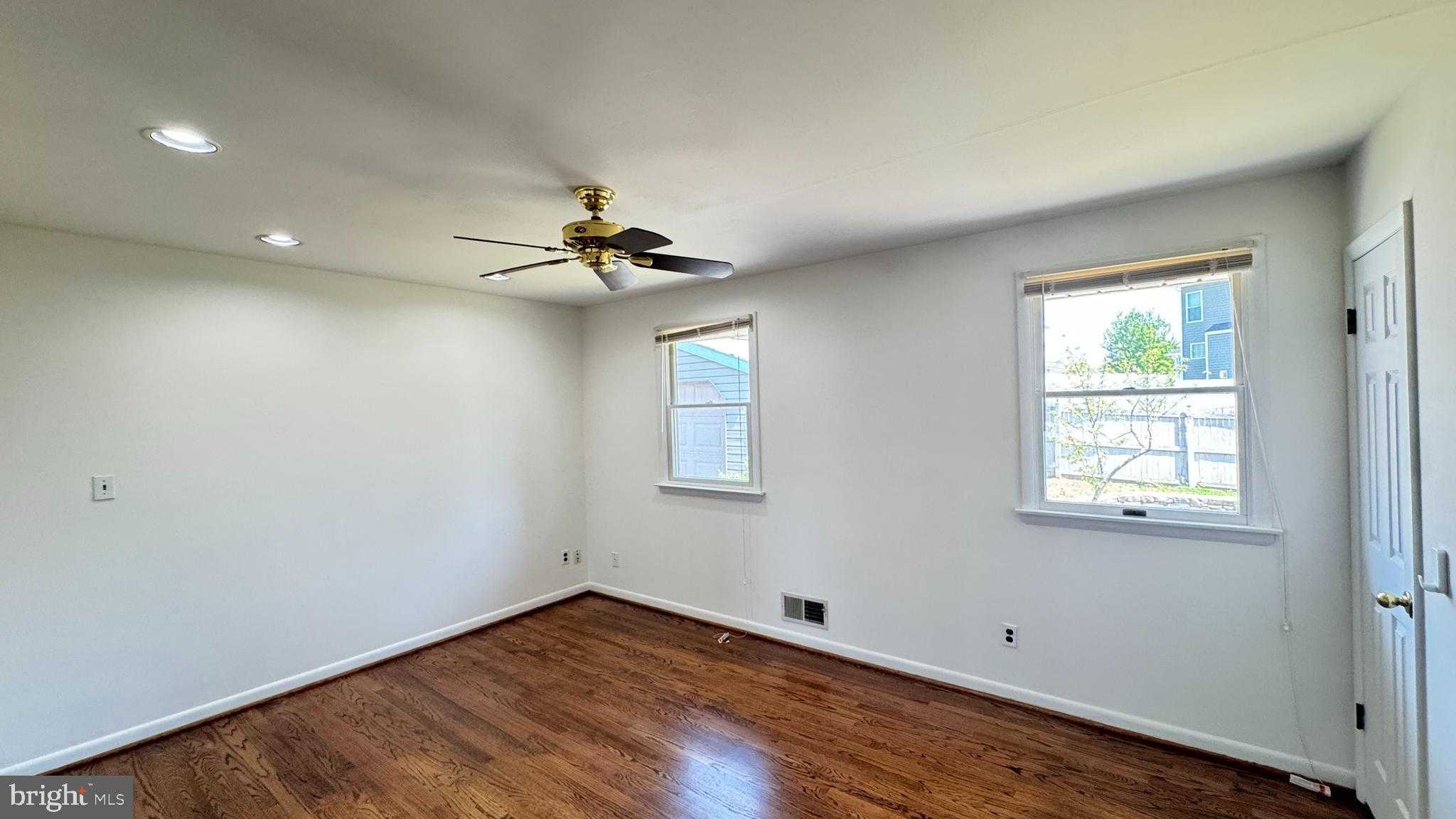 7835 Perry Rd photo 21