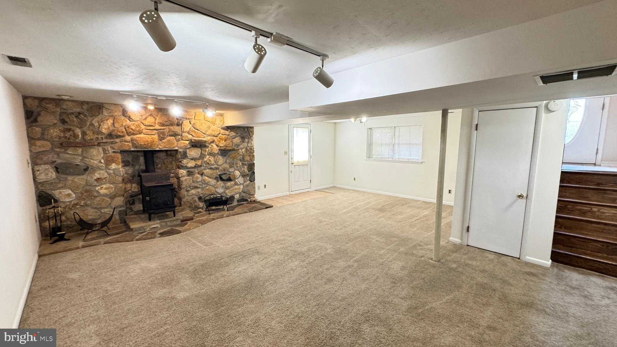 7835 Perry Rd photo 30