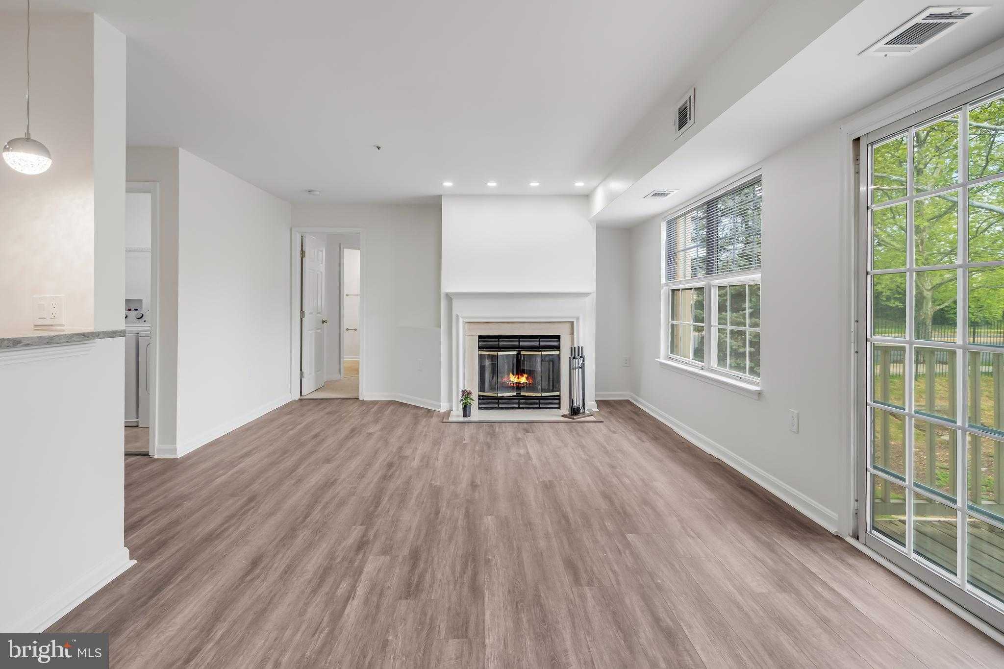 9700 Lake Pointe CT Apt 202 photo 14