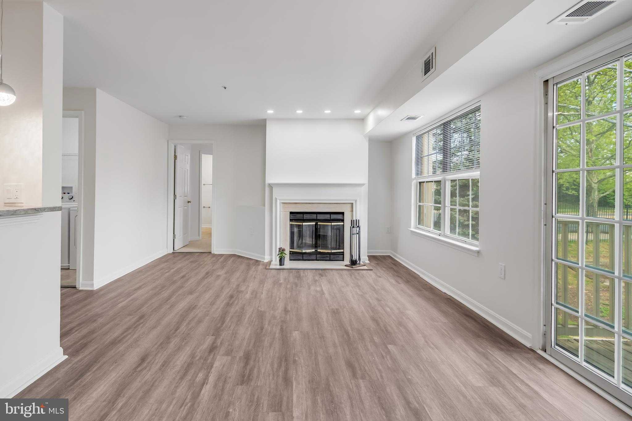 9700 Lake Pointe CT Apt 202 photo 15