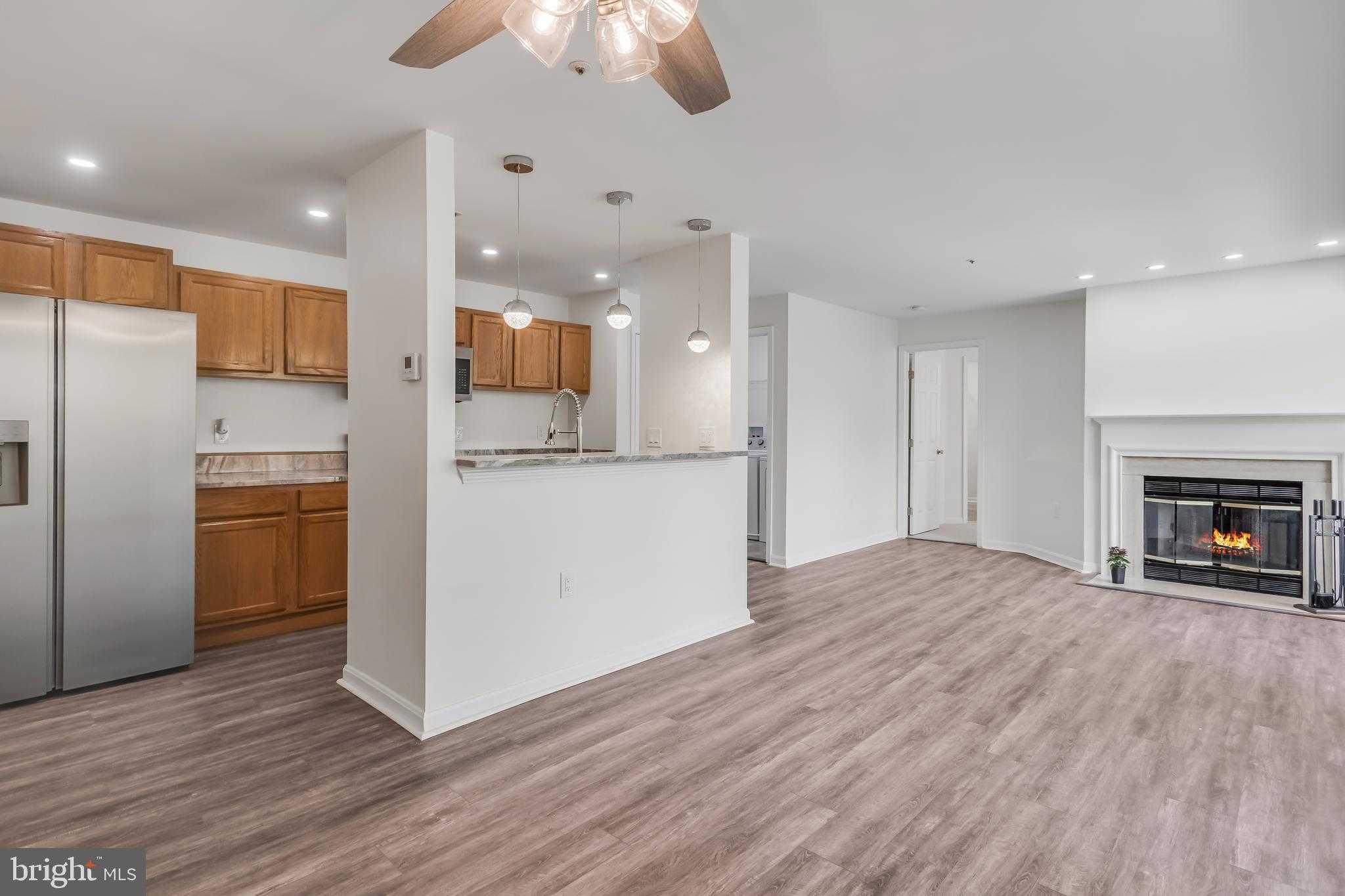 9700 Lake Pointe CT Apt 202 photo 2