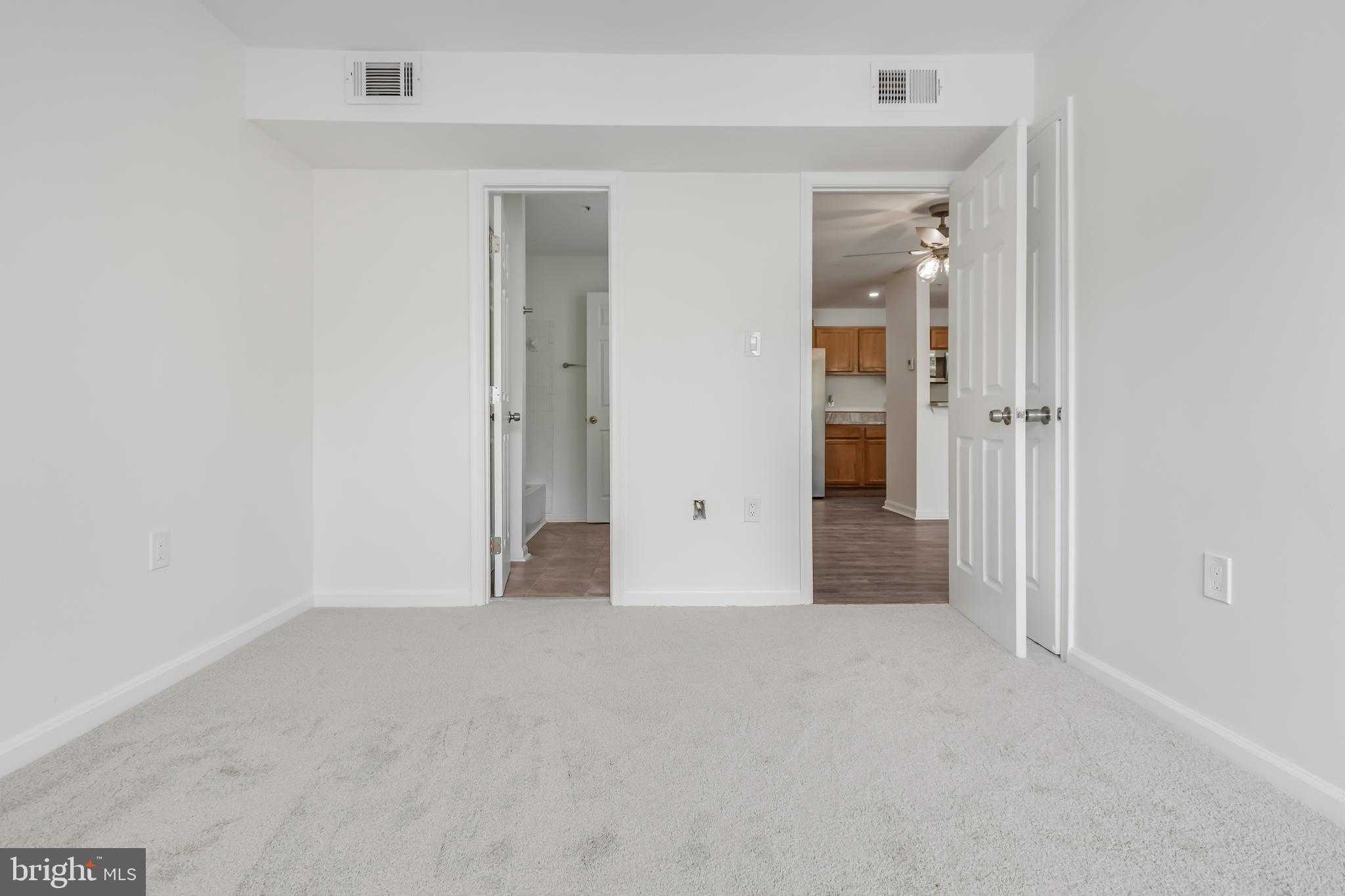 9700 Lake Pointe CT Apt 202 photo 23