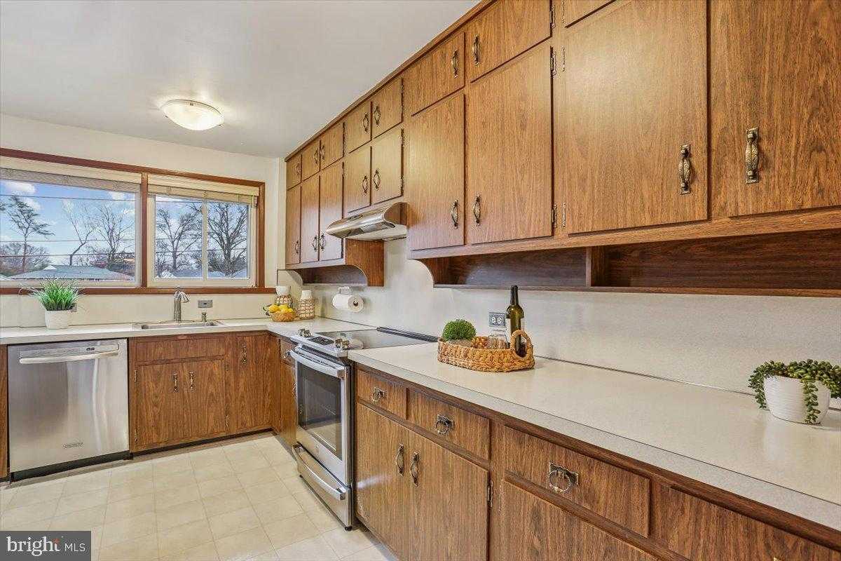 6017 Cheshire Dr photo 10