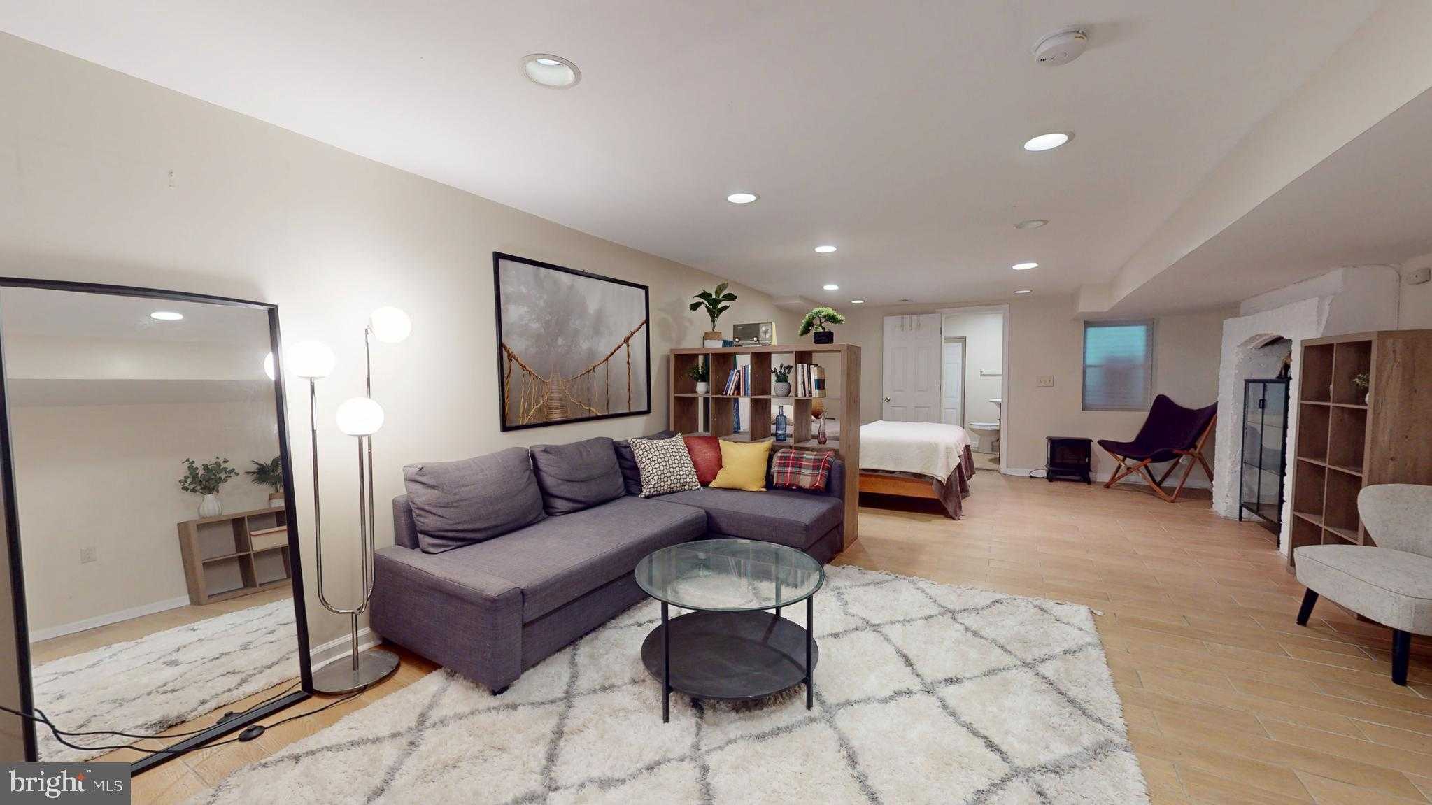 2431 N Calvert St photo 25