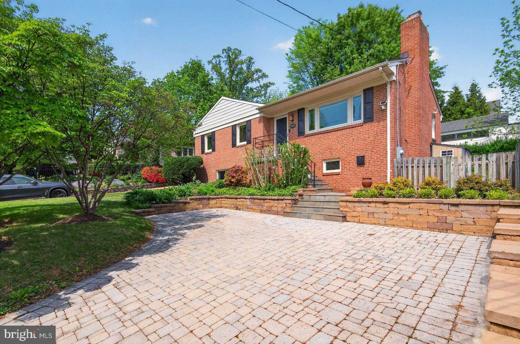 5505 Mckinley St, Bethesda