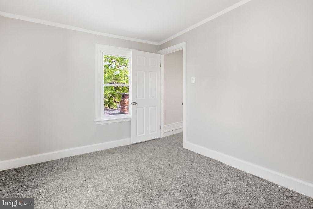 211 N 2nd St photo 22