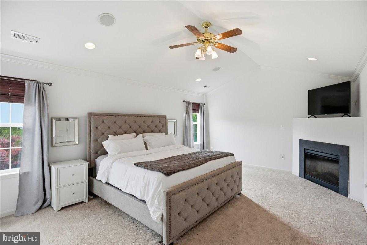 115 Thoroughbred Dr photo 24