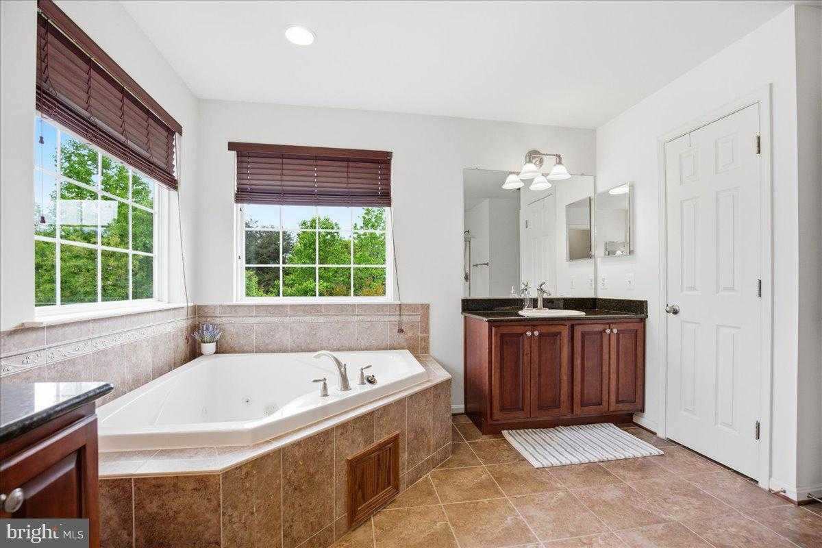 115 Thoroughbred Dr photo 29