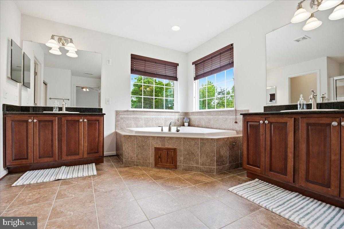 115 Thoroughbred Dr photo 31